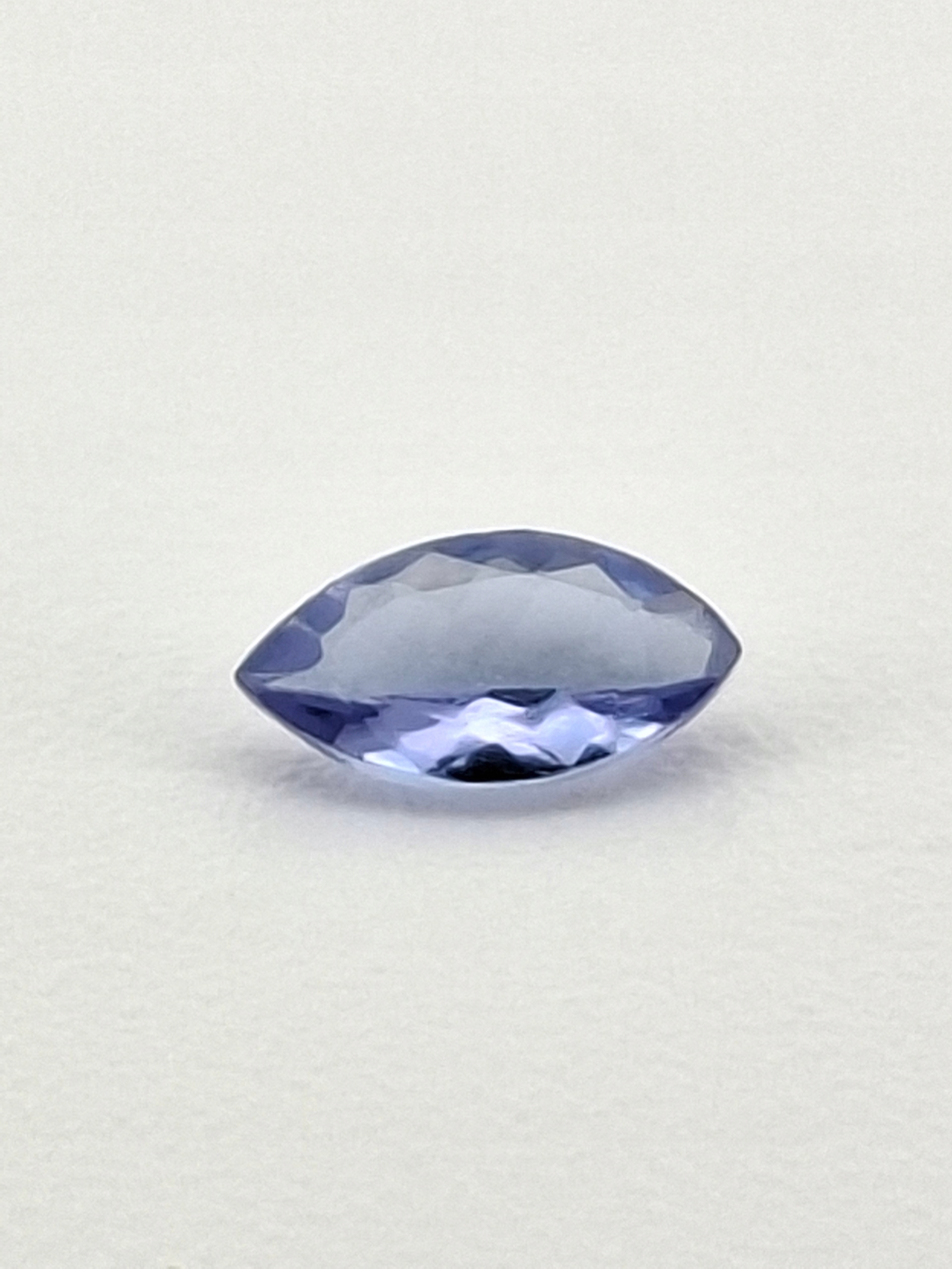 Натуральный танзанит тент 2,5 х 5 мм