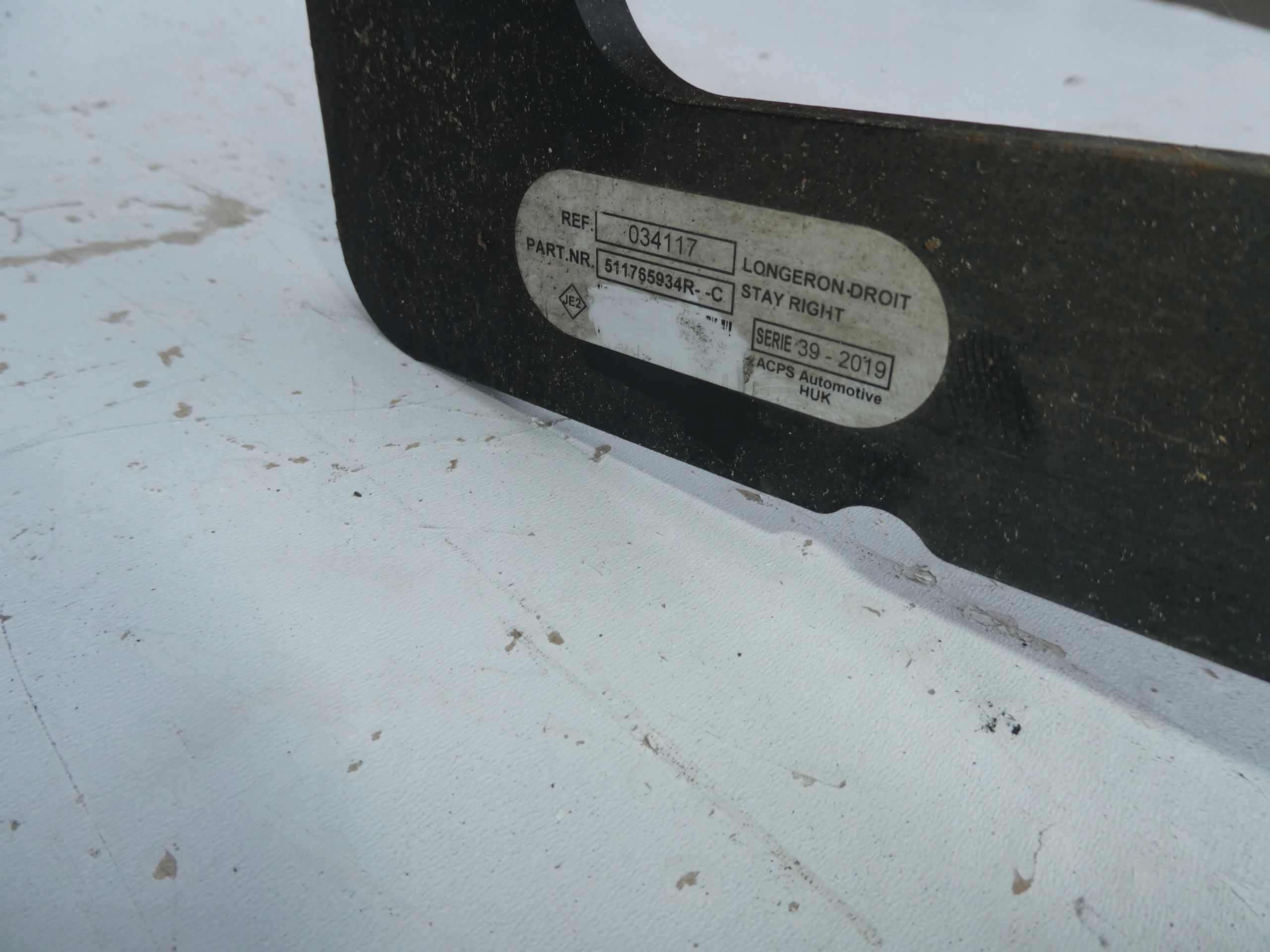 tow RENAULT MASTER III 511601643R
