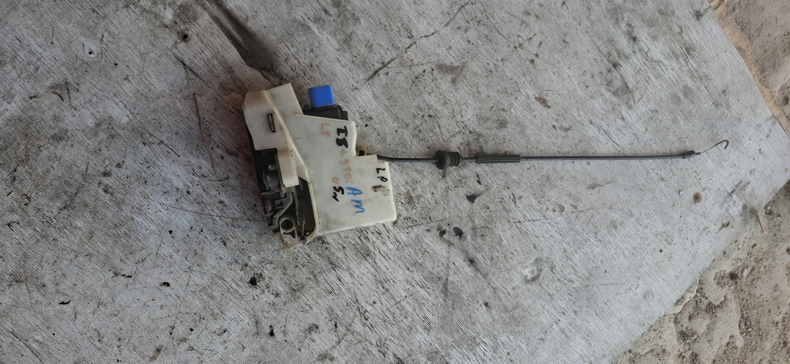 lock door left front VW TRANSPORTER T5 03-> r. 3B1837015AM