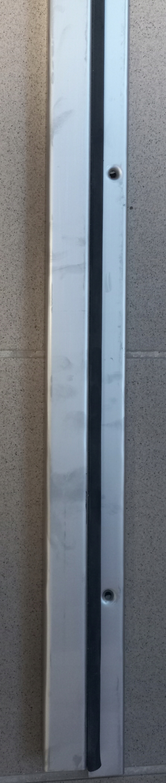 Próg do drzwi technicznych Marka Pantor