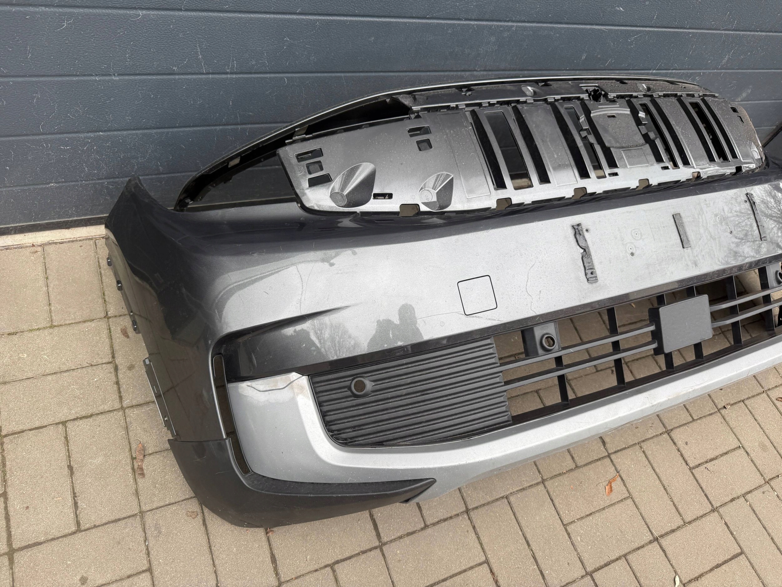 Ford Explorer Ev 23- nárazník predok predný