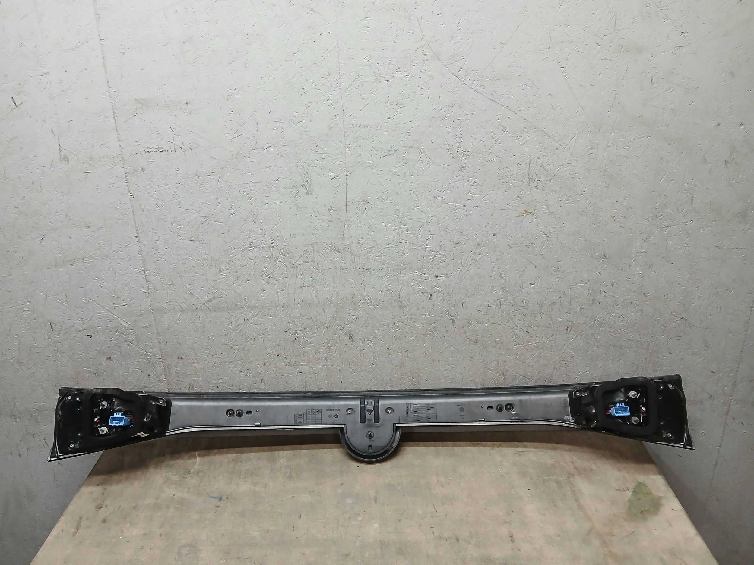 light rear w klapie rear part Volkswagen ID.4 11A945307D