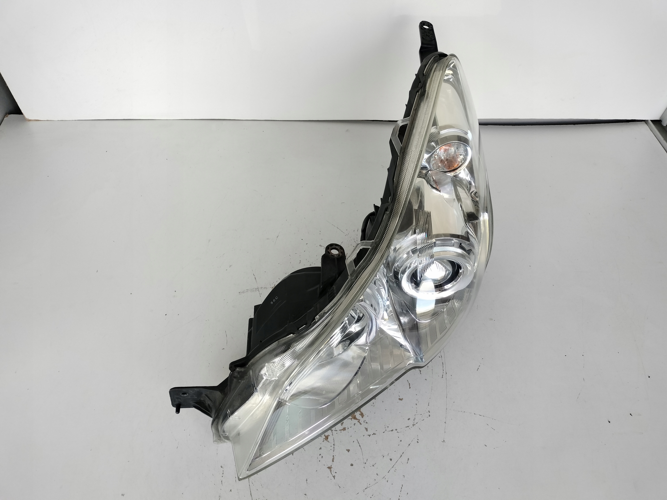 light left REFLEKTOR SUBARU LEGACY OUTBACK 09- XENON