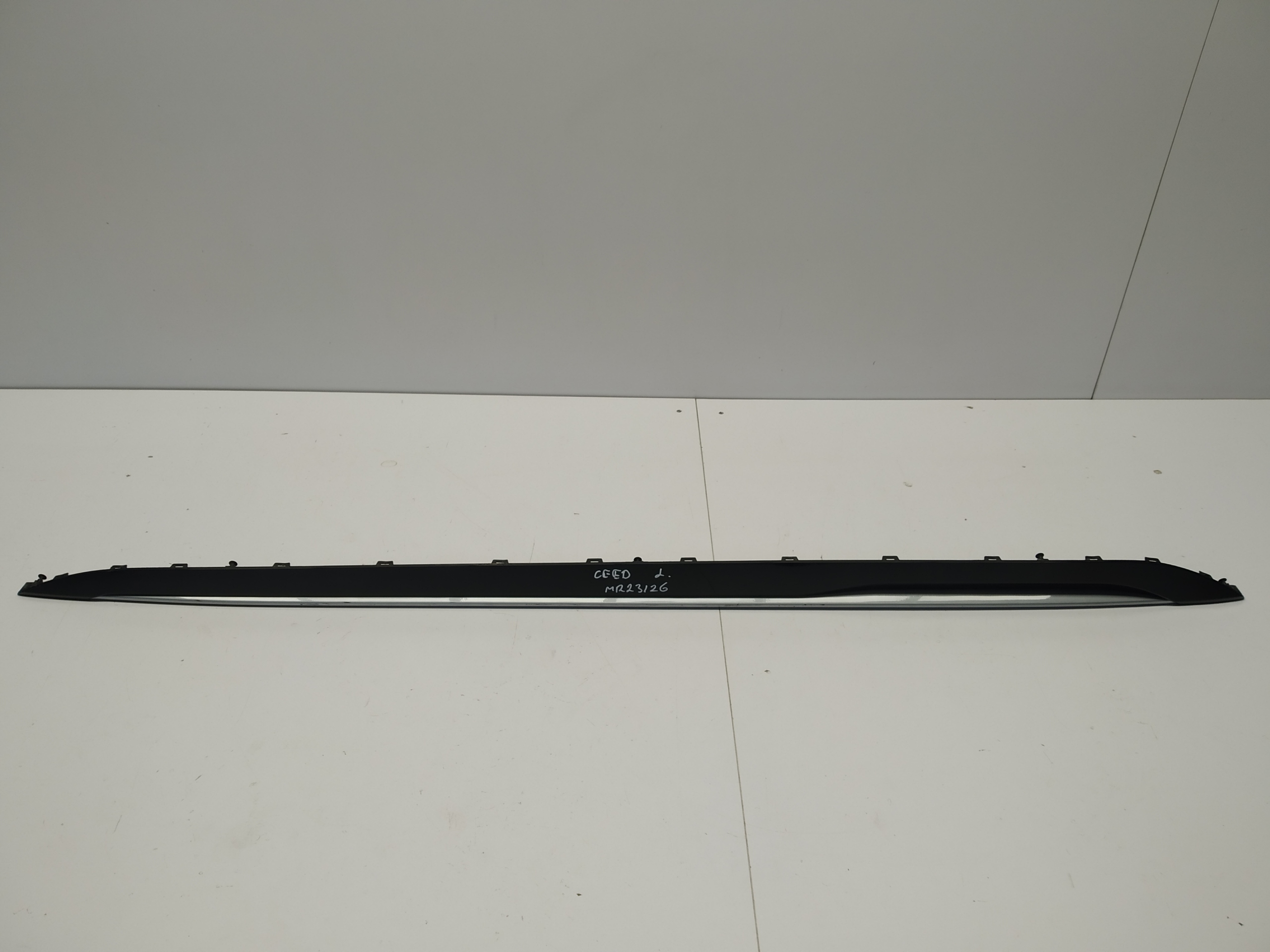Kia Ceed III Proceed GT moulding threshold cap left original 87763-J7700