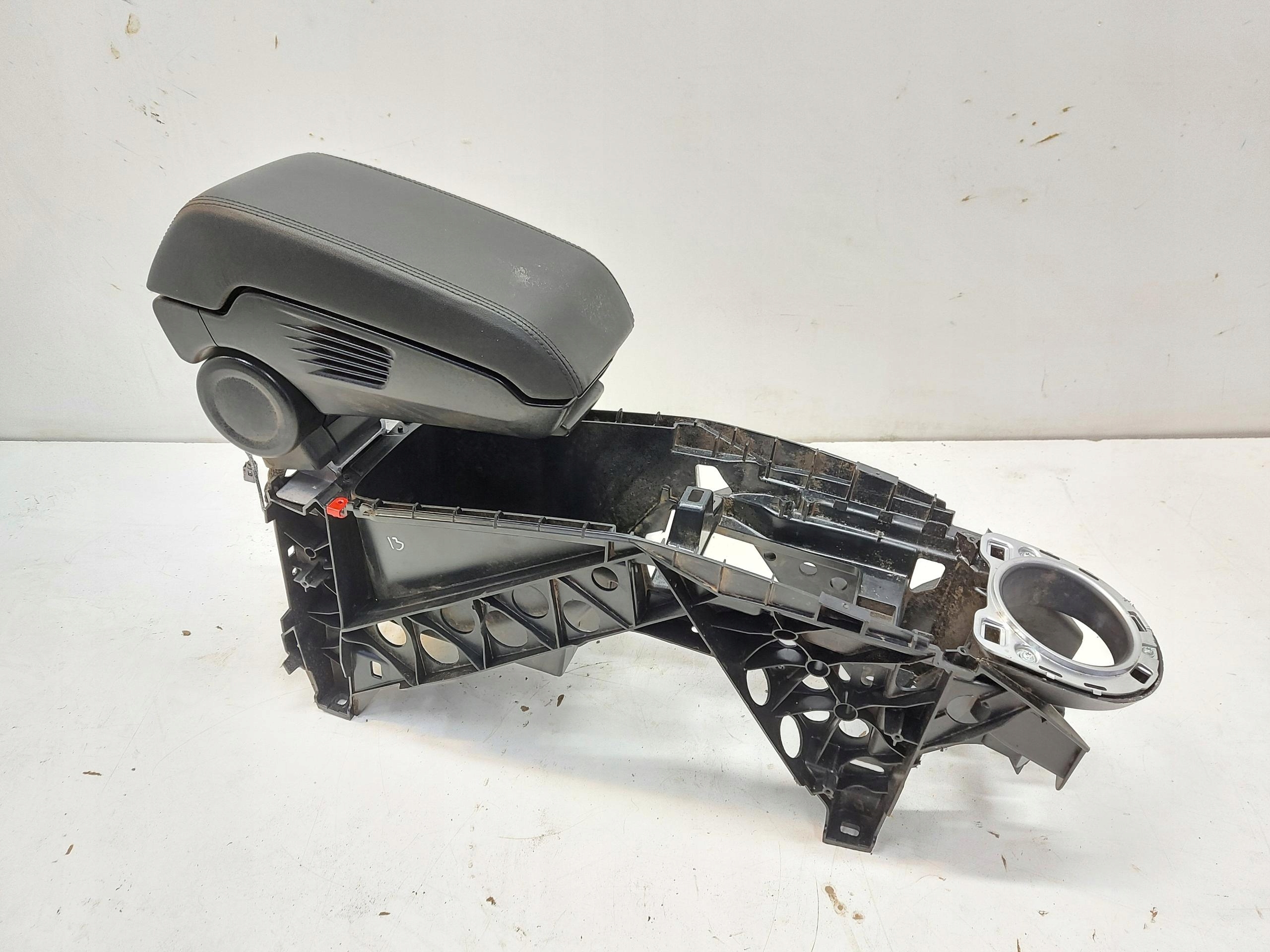 BMW i3 i01 Lci LIFT 2018r armrest tunel central