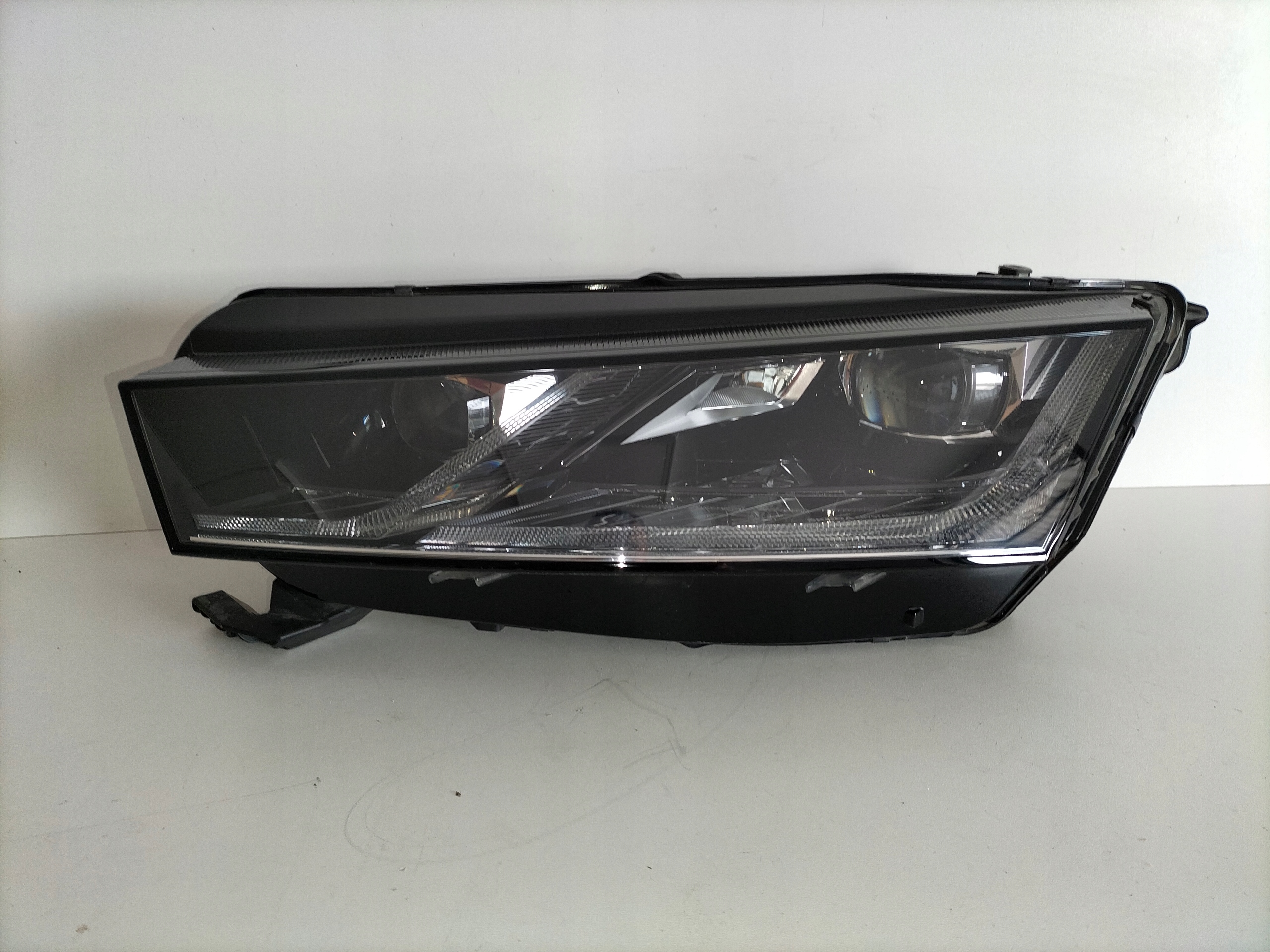 light front reflektor left SKODA OCTAVIA 4 IV 19- FULL LED