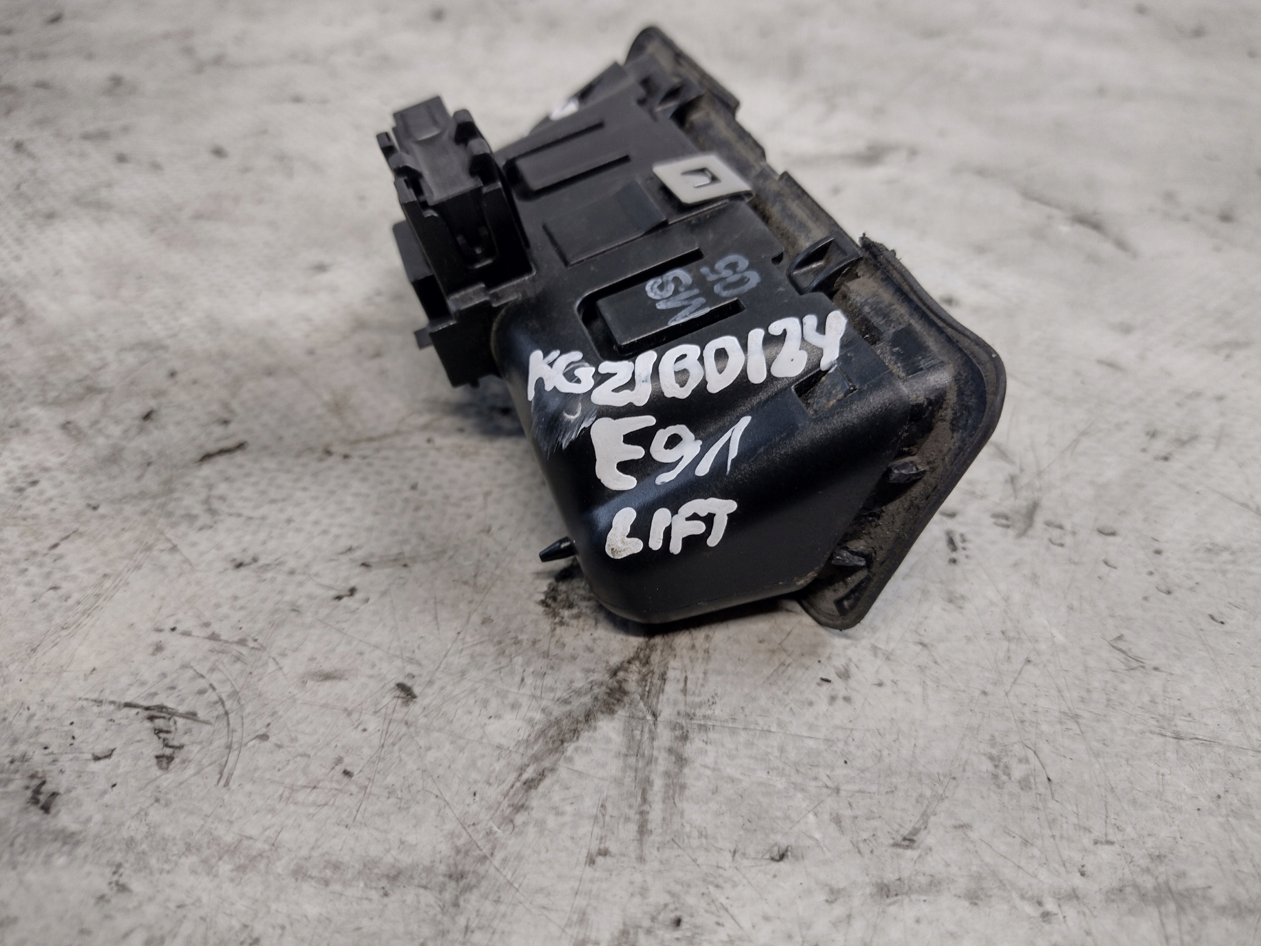 Mikrostyk bonnet boot BMW E91 lift 7118158