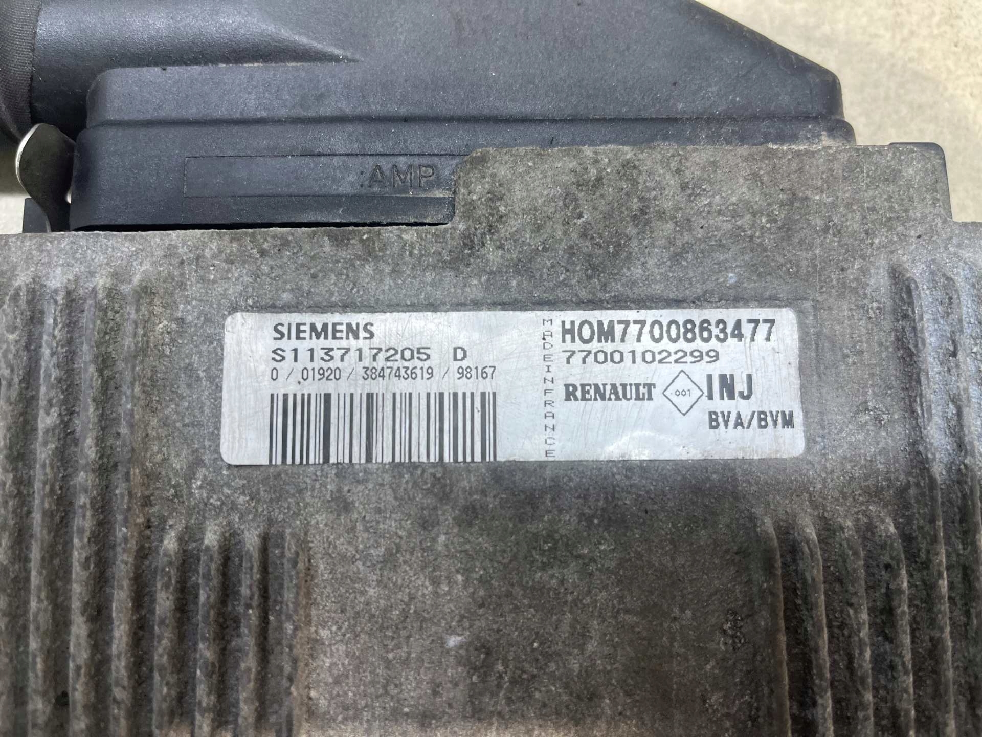 control unit computer of the engine VOLVO V40 1.8B HOM7700863477