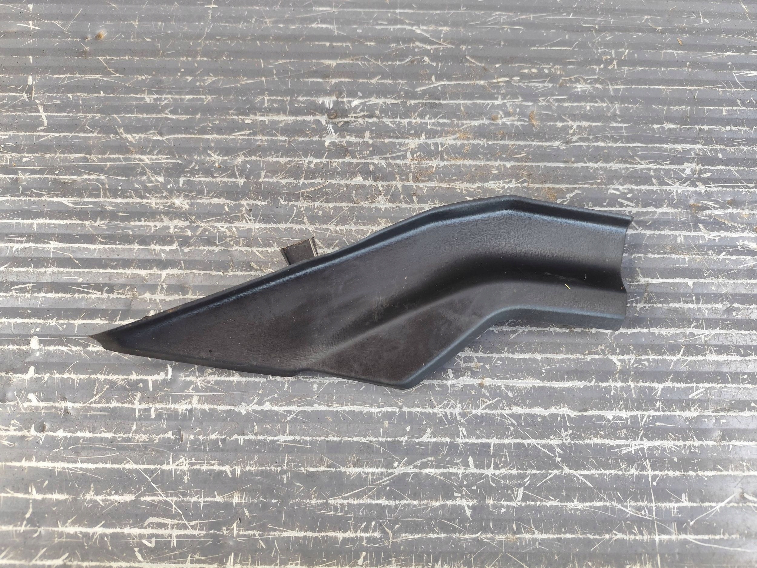 OPEL MOKKA II B corner cover under the window right 9836320980