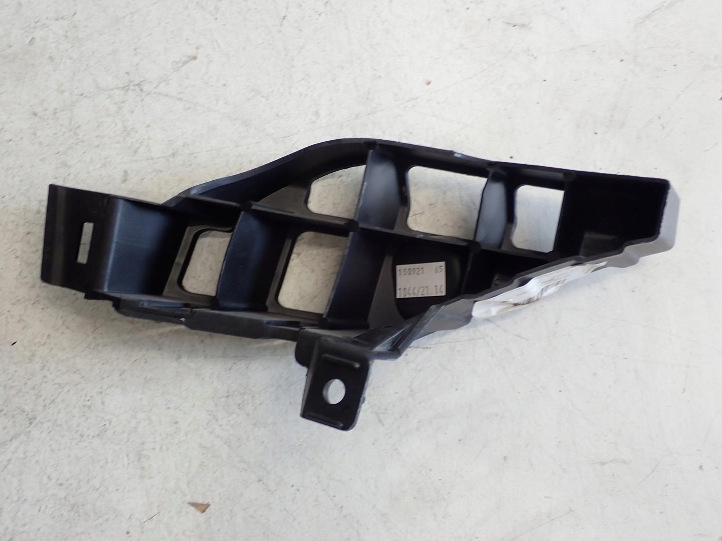 bumper bracket left rear part SEAT LEON III 2012- 5F0807377