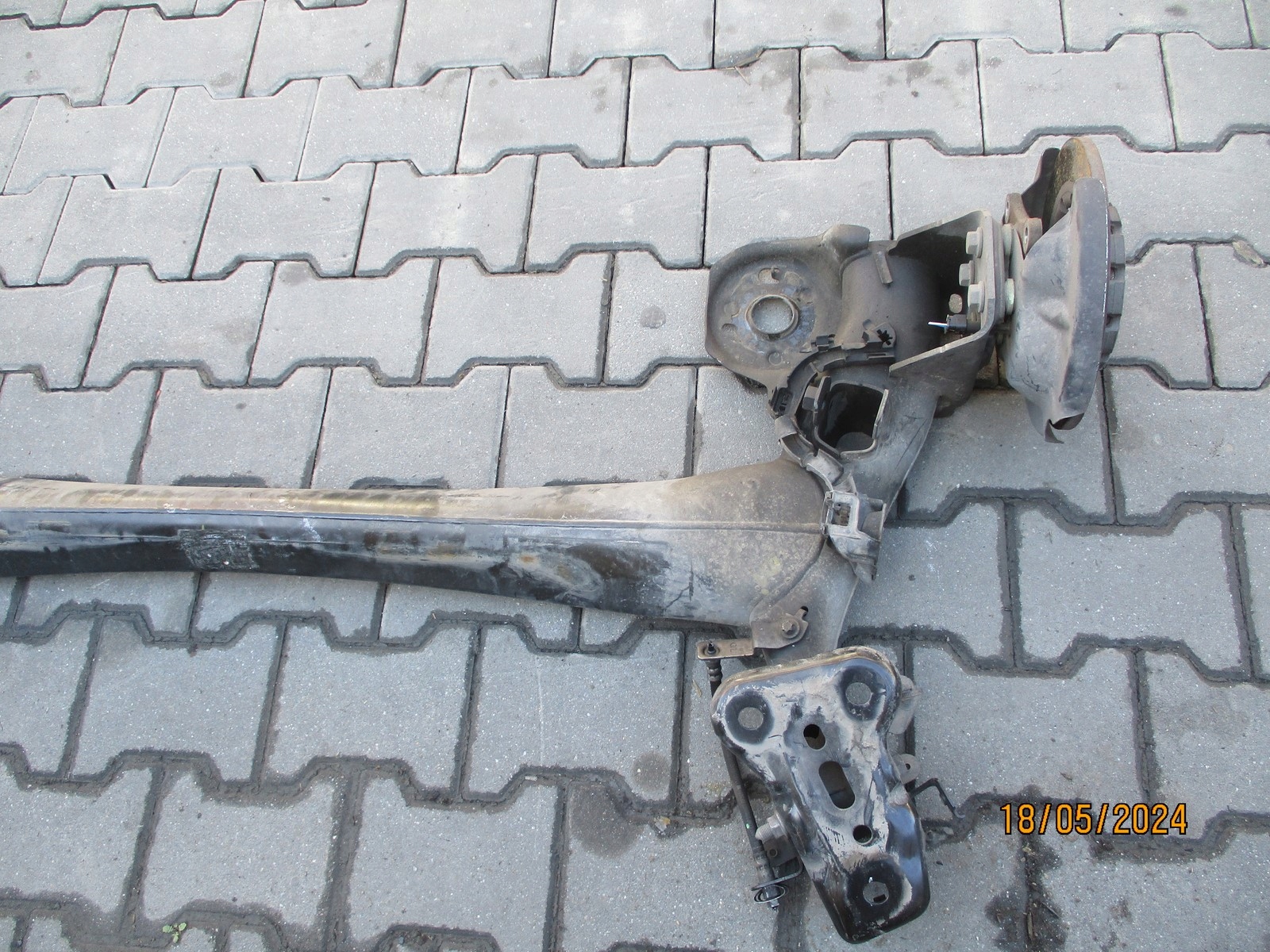 axis rear sususpension CITROEN C4 III 20R 1,2THP