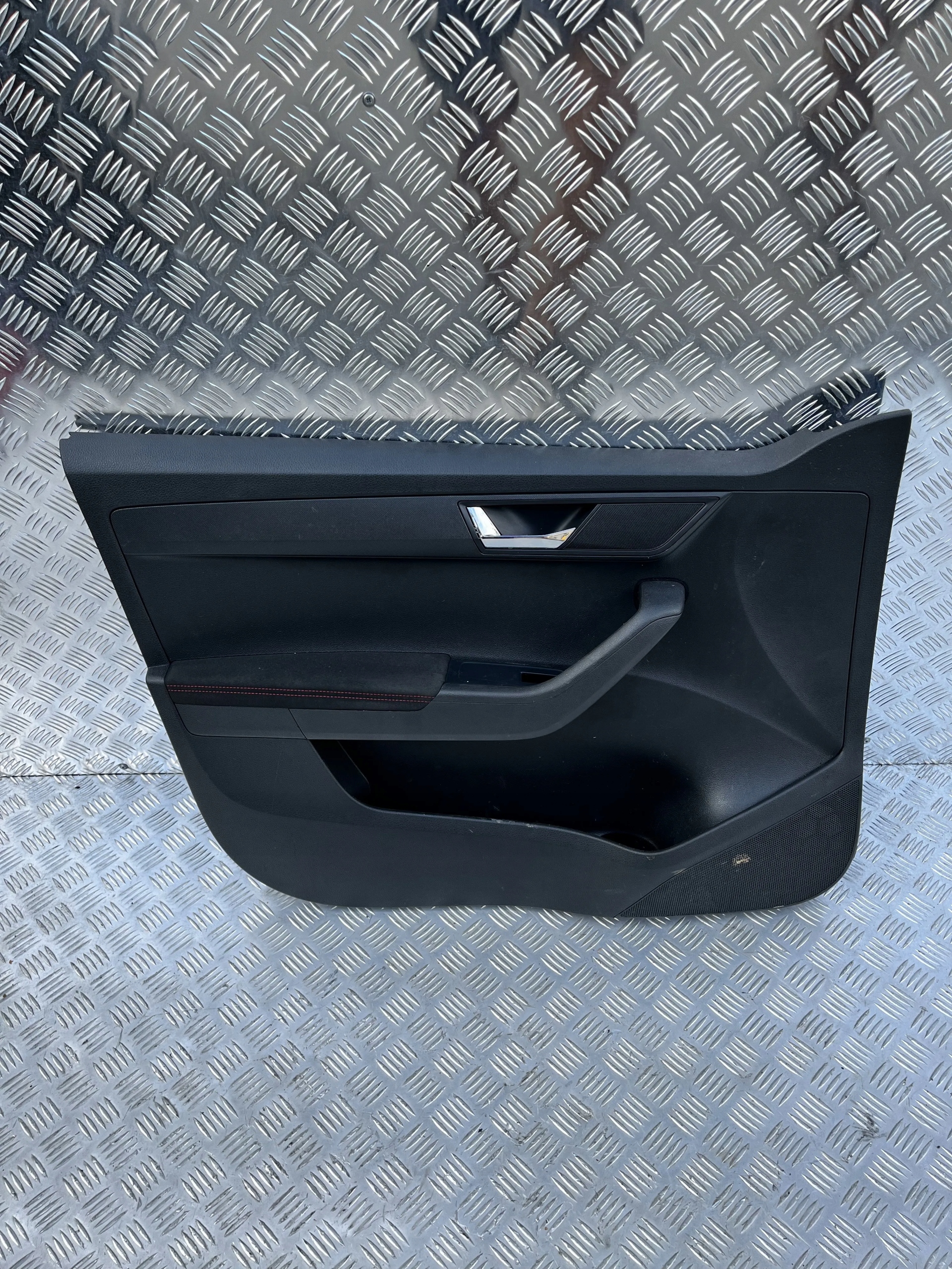 BOCZEK DRZWI PRZÓD LEWY SKODA FABIA III 14- HB