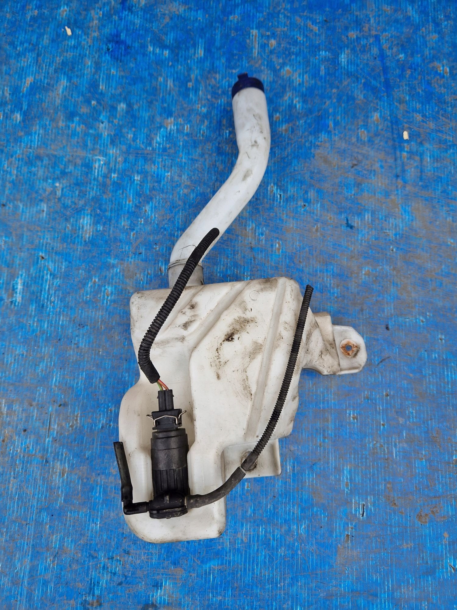 washer fluid tank FIAT 500L 2012R->
