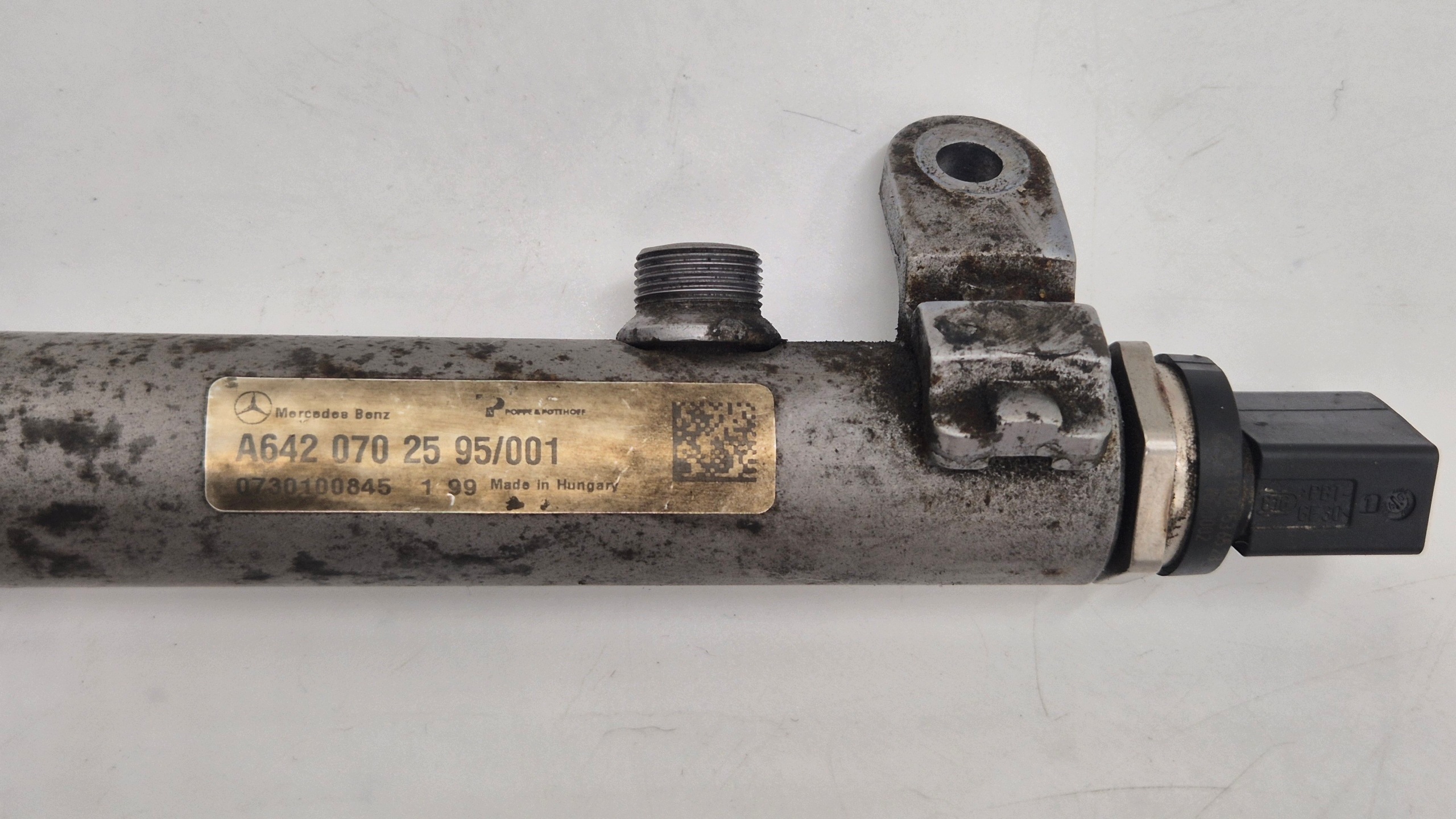 Rampe injection MERCEDES W221 6420702595 Original!
