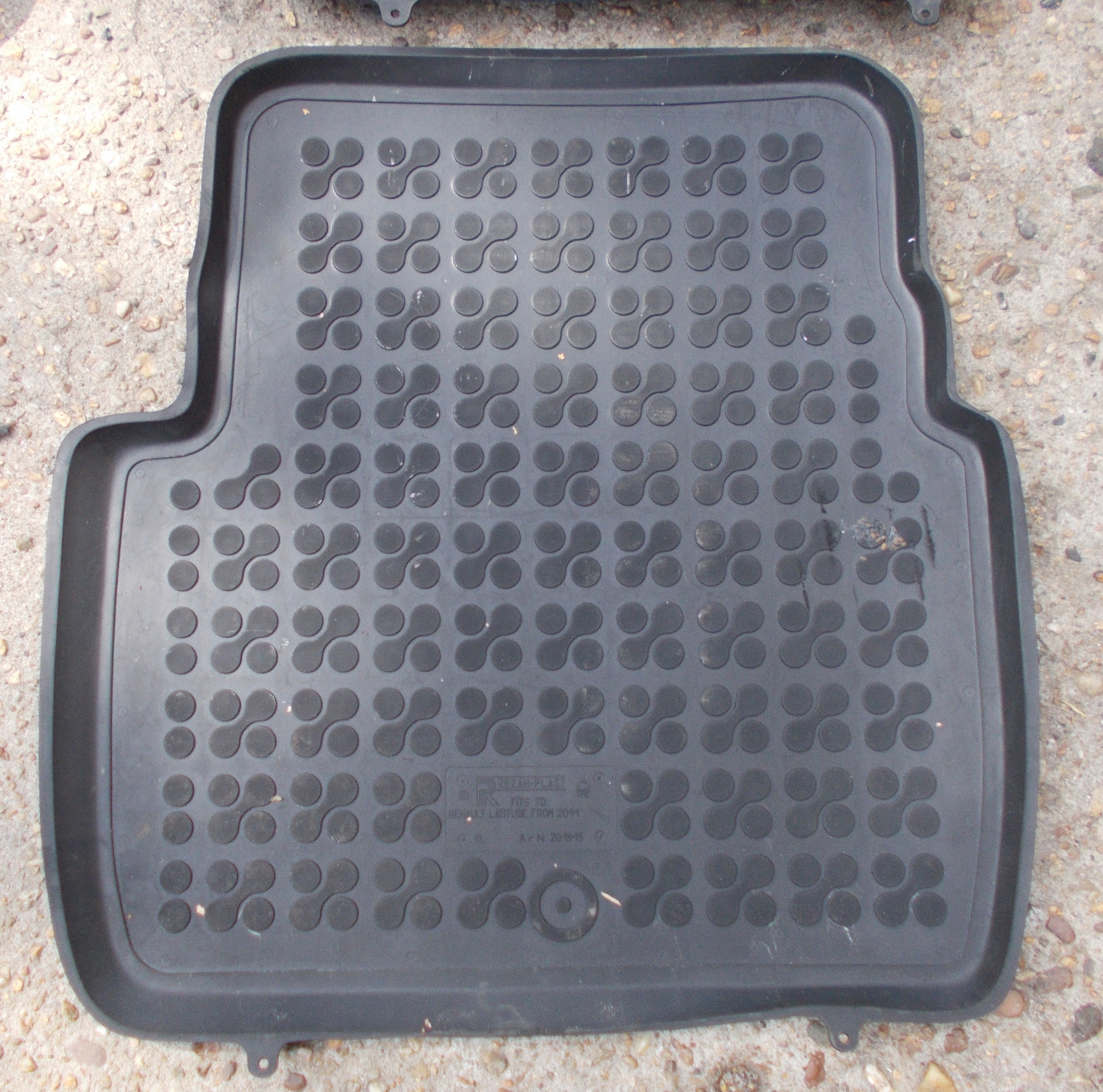 RENAULT LATITUDE 3.0 DCI 12R mats rubber KOMPLET