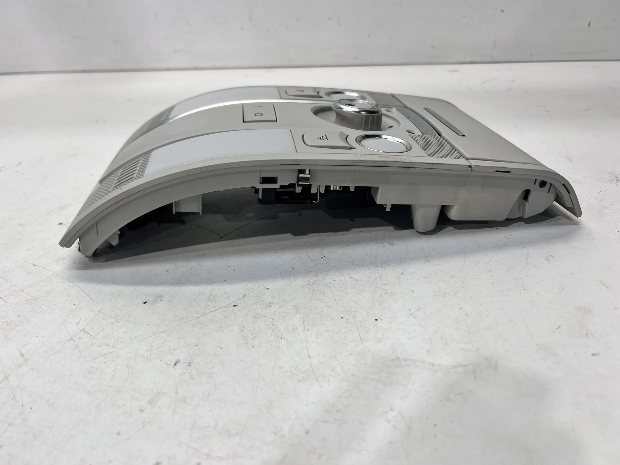 feu éclairage cabine AUDI A6 C6 4F0947135CE T64