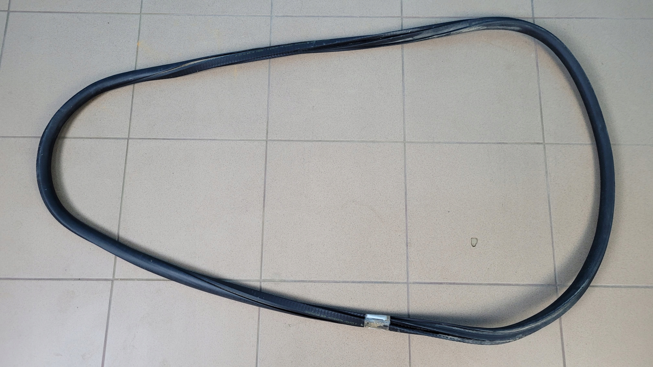 1776920700 - W177 19R уплотнение двери левый задний A1776920700