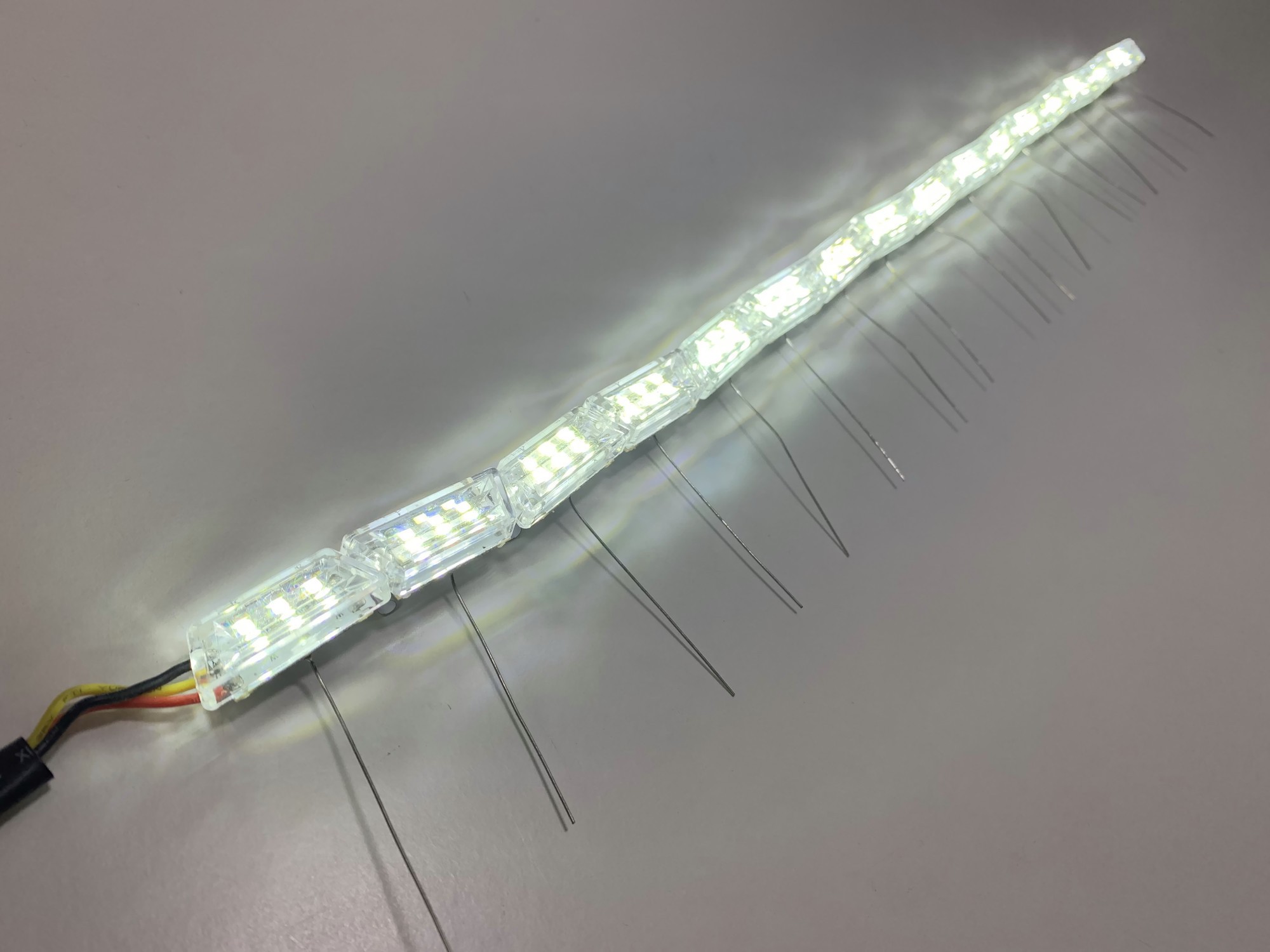 PASEK MODULOWY LED SWIATLA DZIENNE KIERUNKOWSKAZ Part number INNY