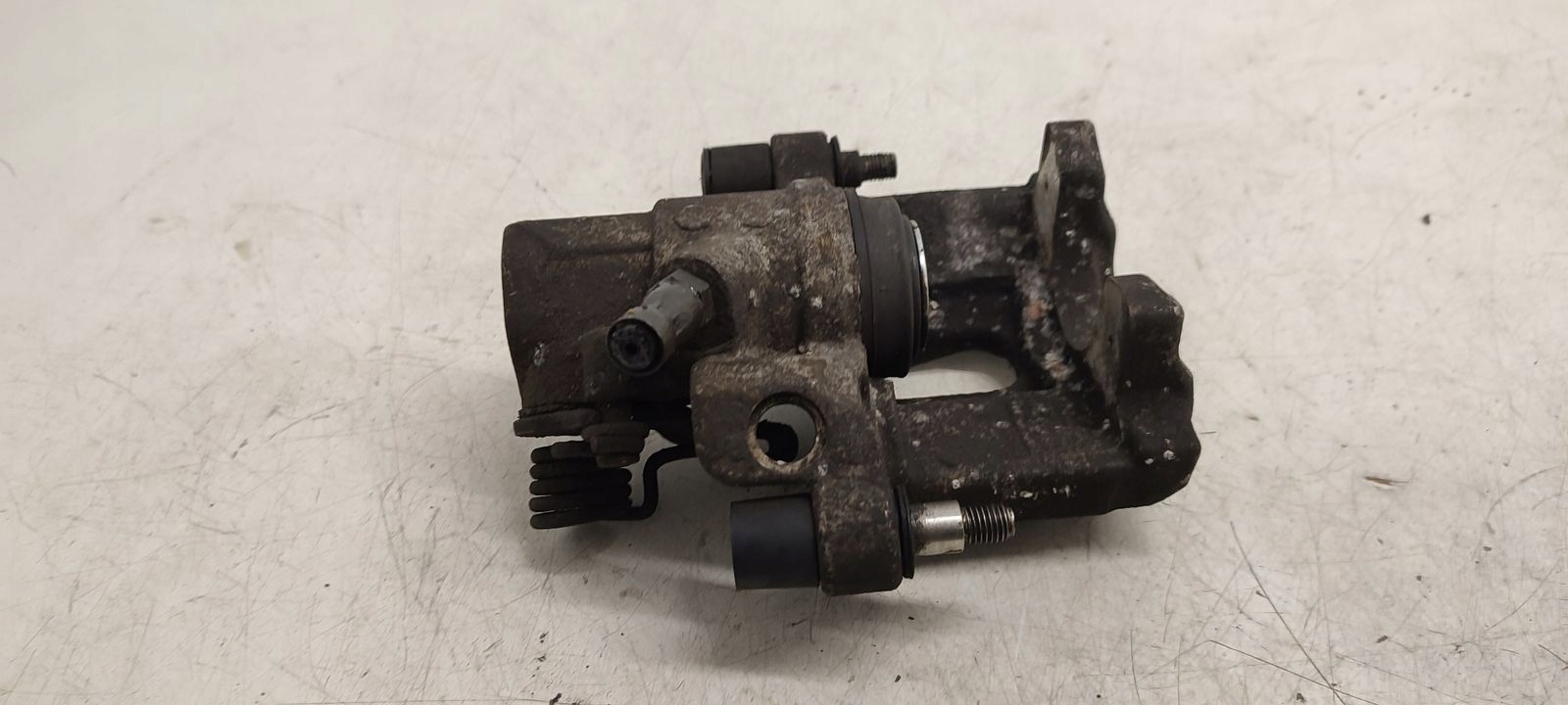 caliper rear part rear right Ford Focus MK3 1,6 TDCI