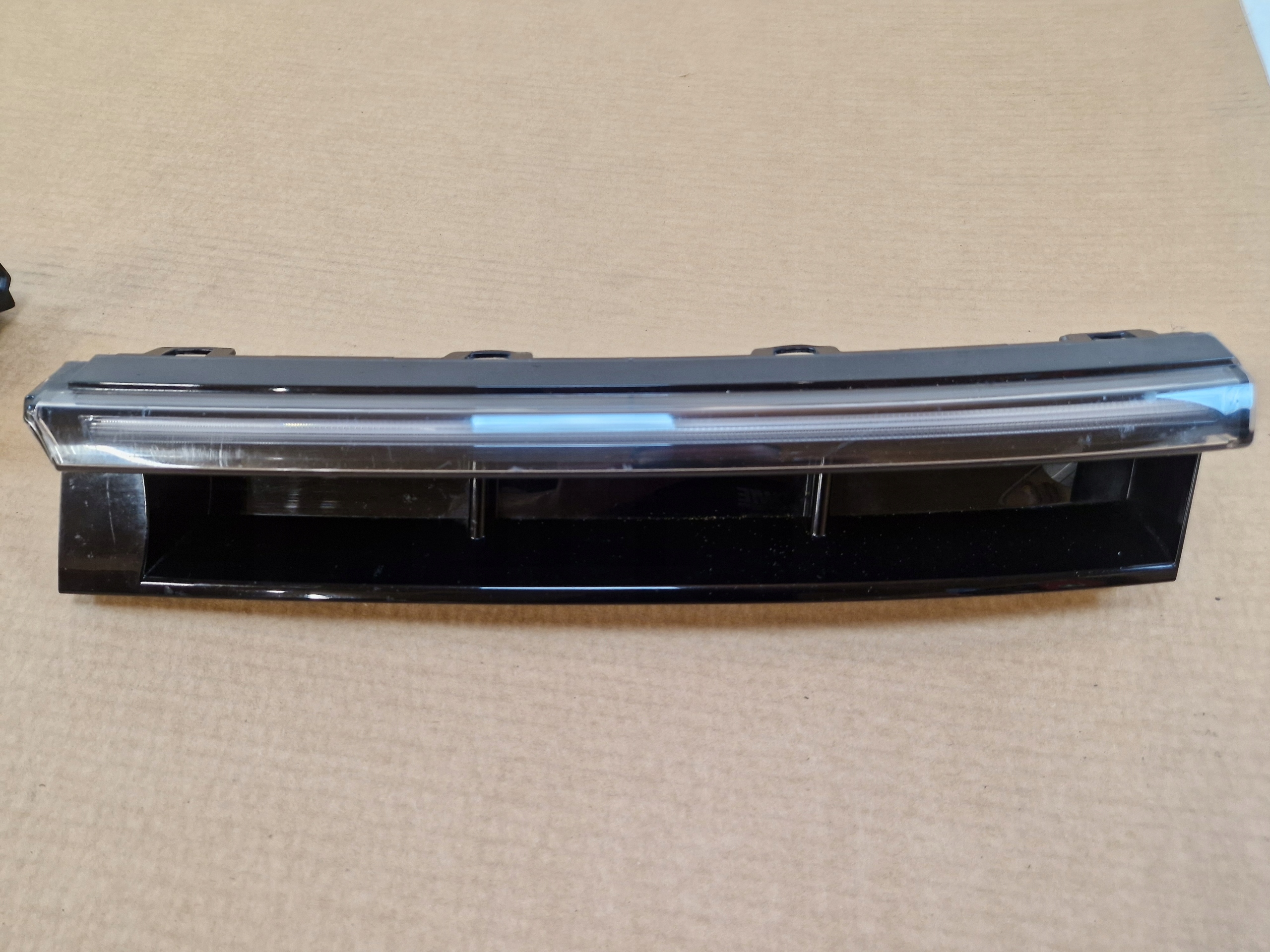 vw PASSAT B9 3J0 led решетка 3J0941654 3J0941653