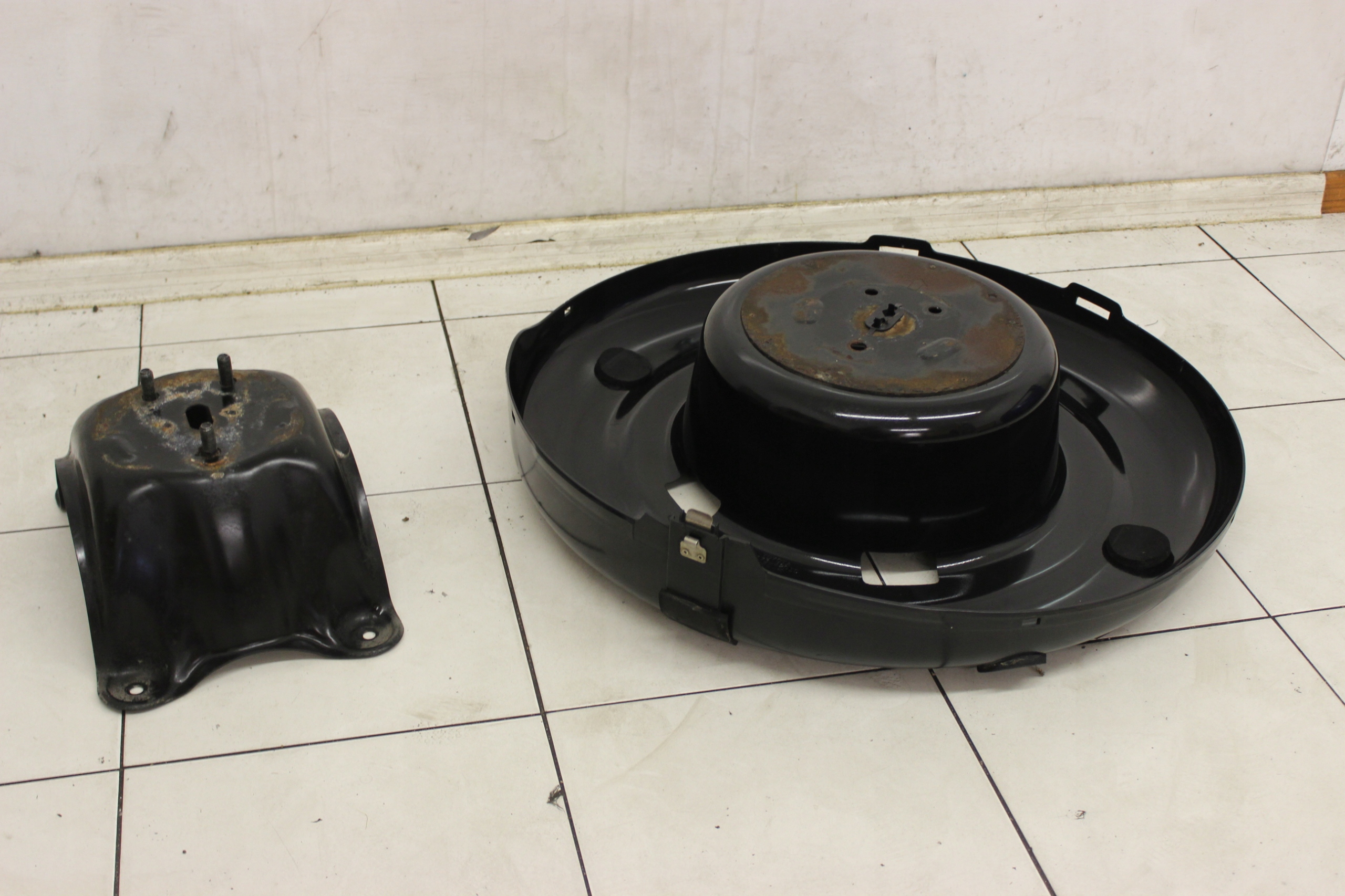 MOCOWANIE KOŁA ZAPASOWEGO OBUDOWA TOYOTA RAV 4 II