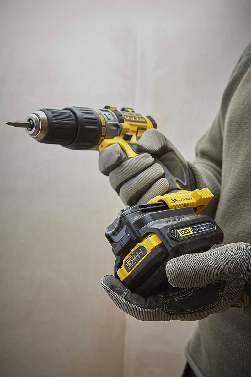 ADAPTER DO AKUMULATORÓW SFMCB100-XJ STANLEY FATMAX Napięcie (V) 18 V