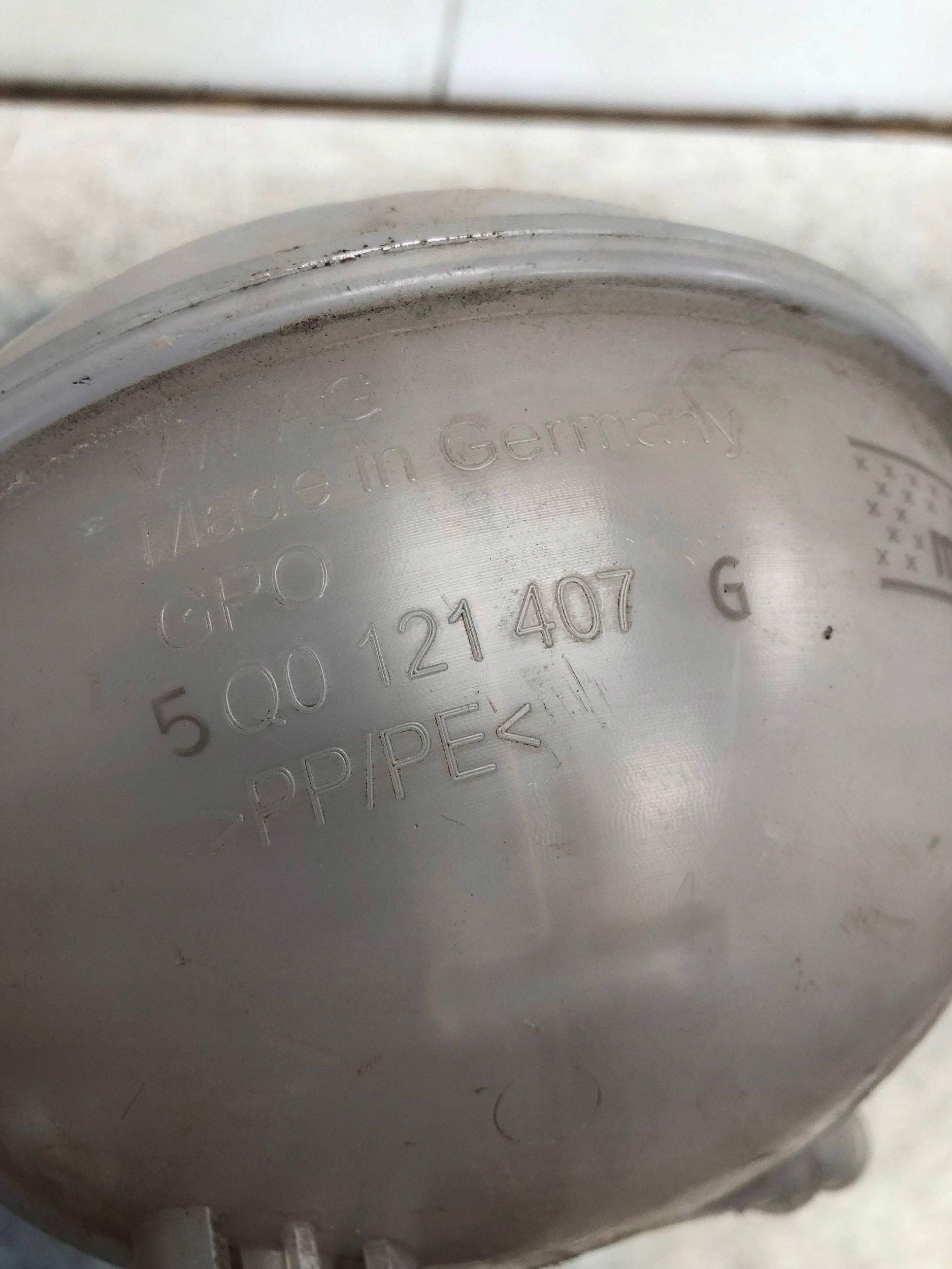 Réservoir eau VW PASSAT B8 5Q0121407G