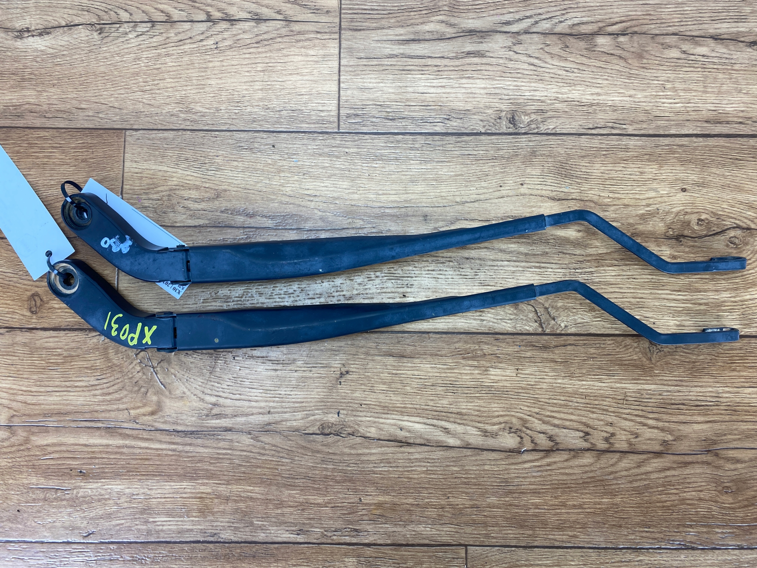 wiper arm right Ram 1500 2019+ USA