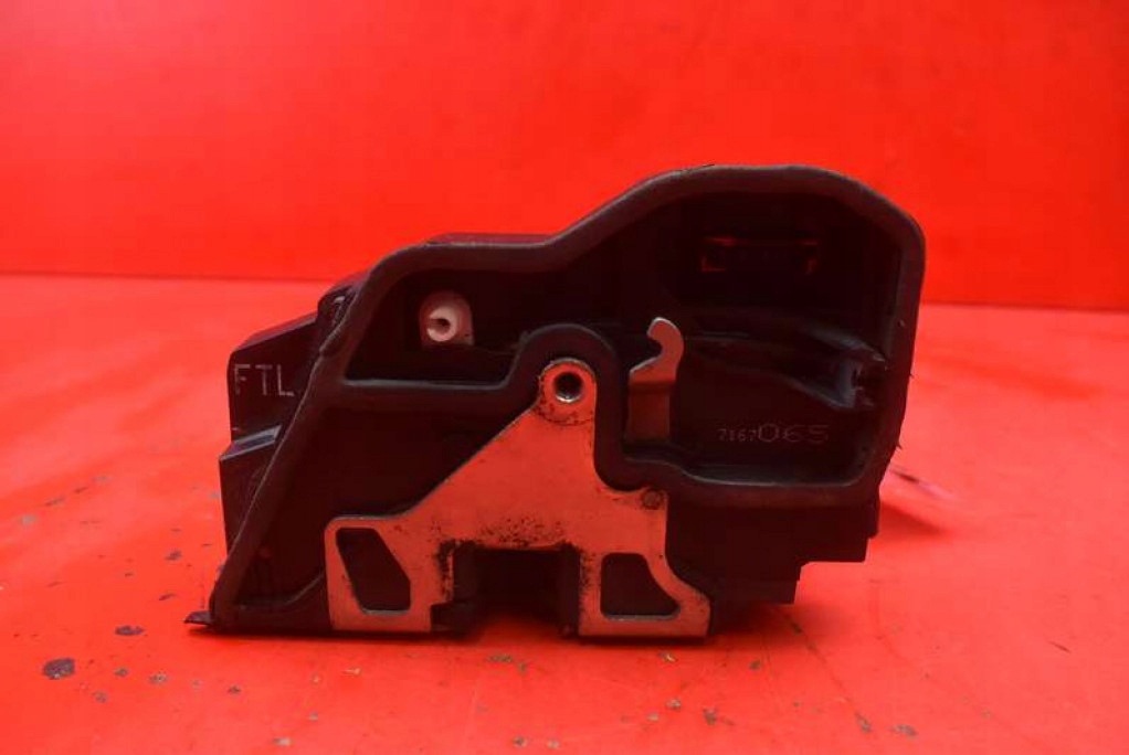 lock door left front front EU 7167065 BMW X3 E83 03-06