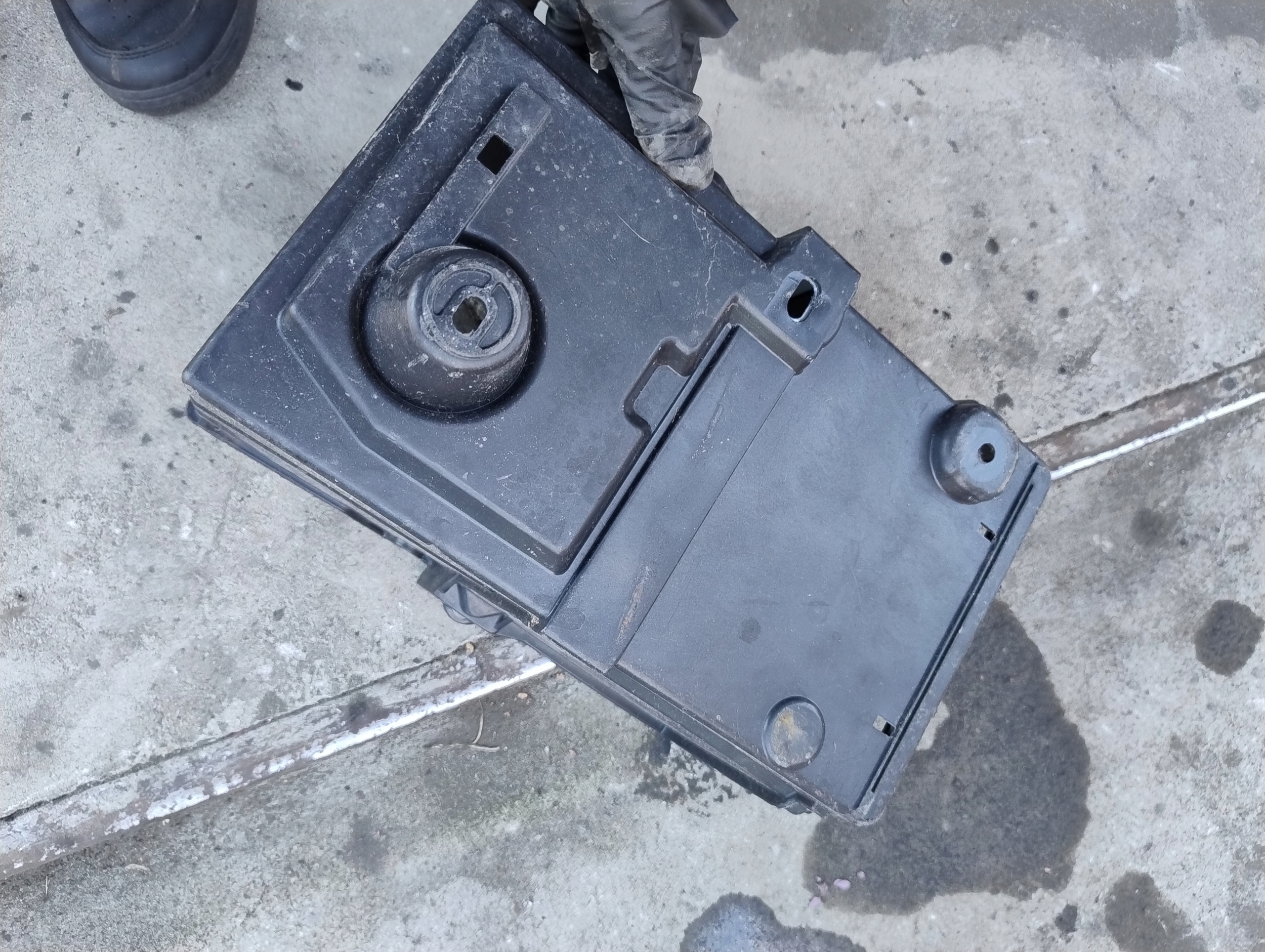 Obal akumulátora FORD KUGA MK2 2013-2019 AM51-10723-AF