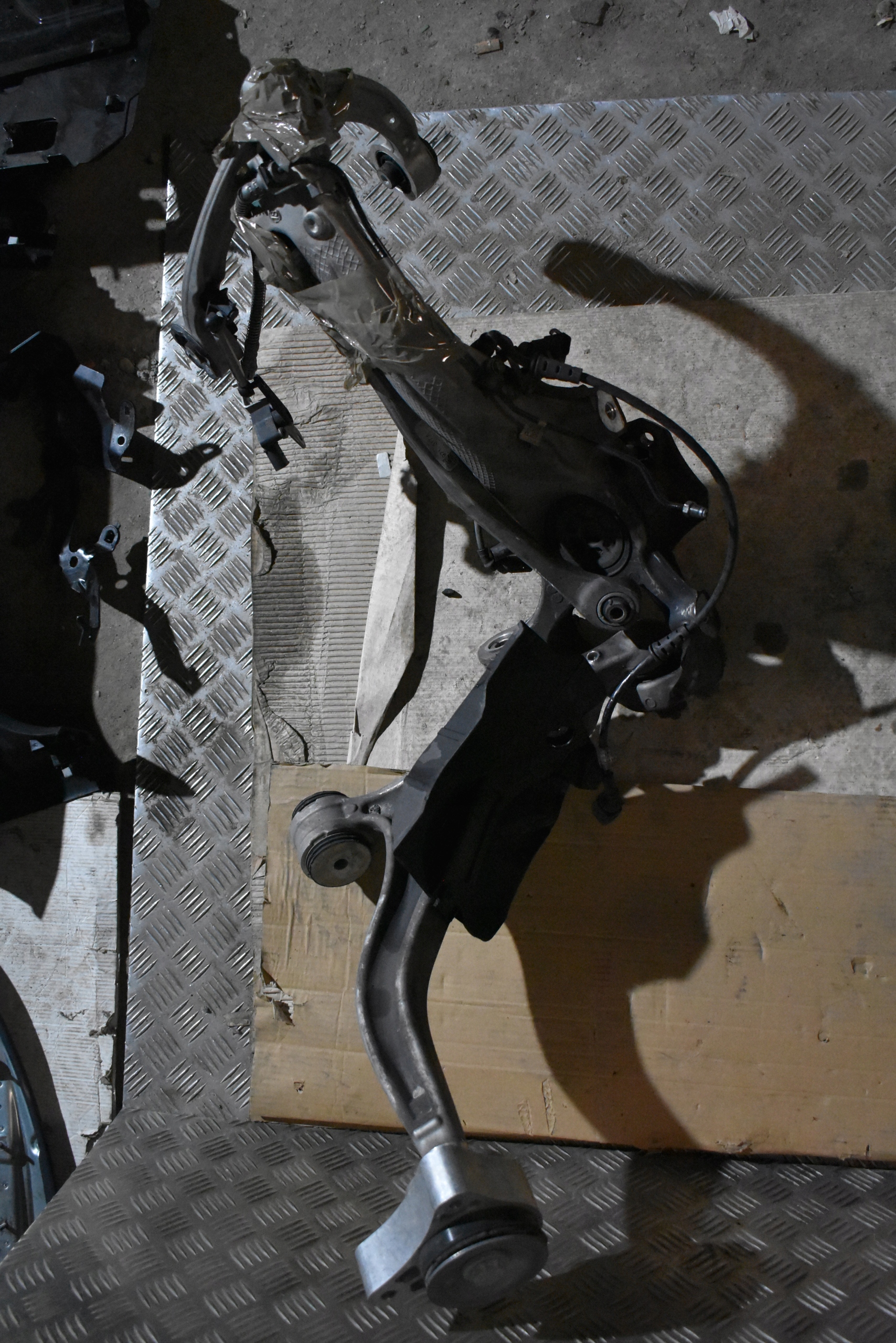 IDEALNE sususpension front front left PORSCHE PANAMERA 976 1