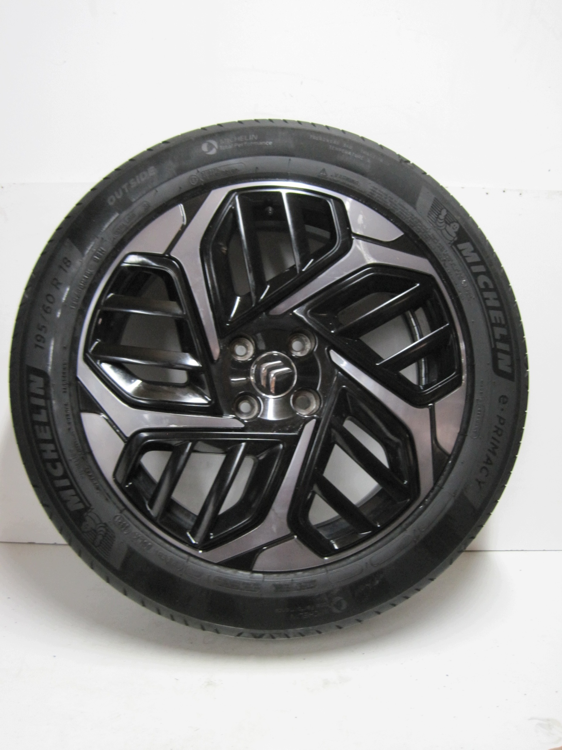 wheels discs tyres CITROEN C4 III R18 6 4 MM