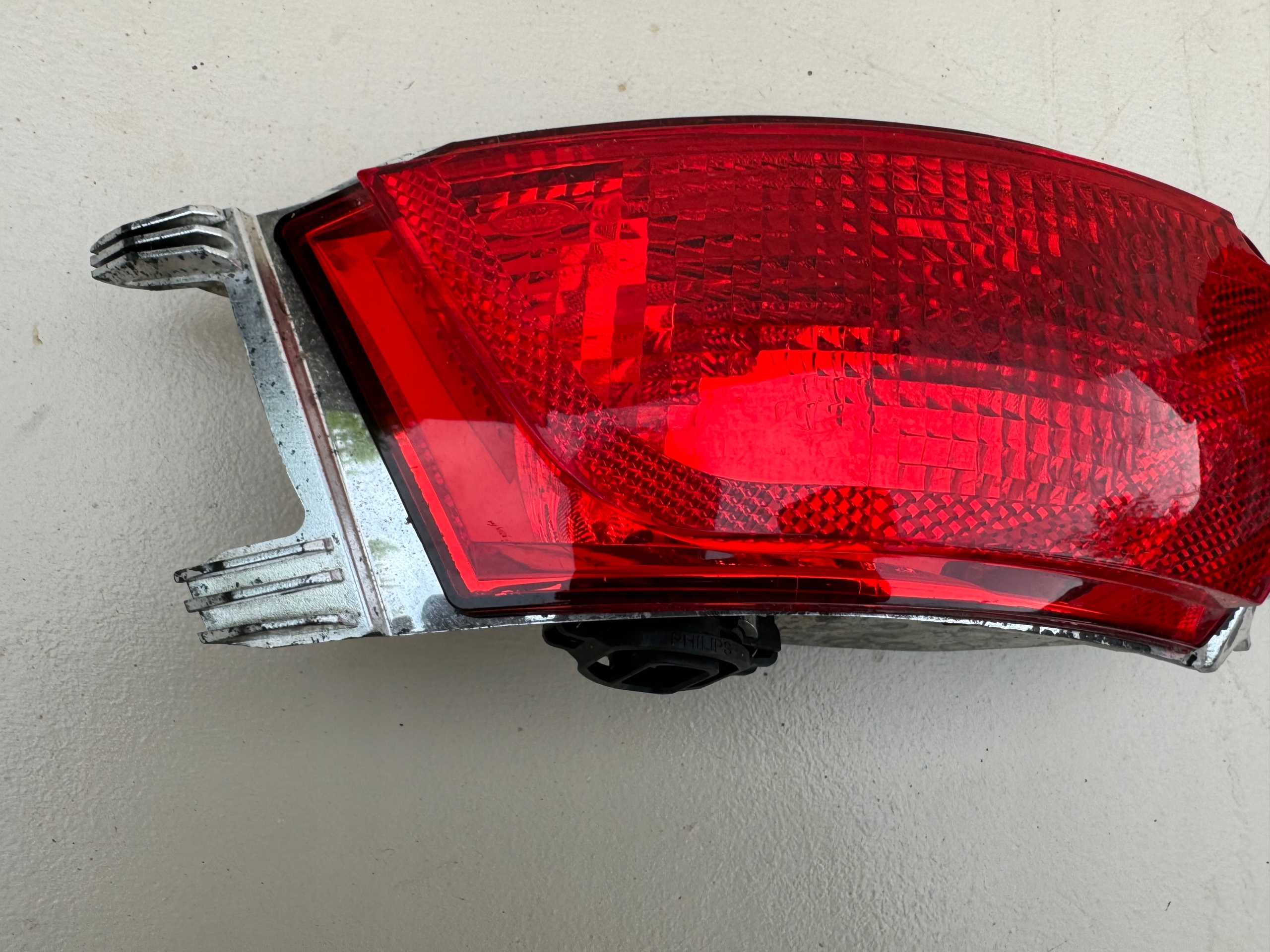 LAND ROVER SPORT L494 LAMPA PRZECIWMGIELNA LEWA TYLNA LEWY TYŁ Producent części Land Rover OE