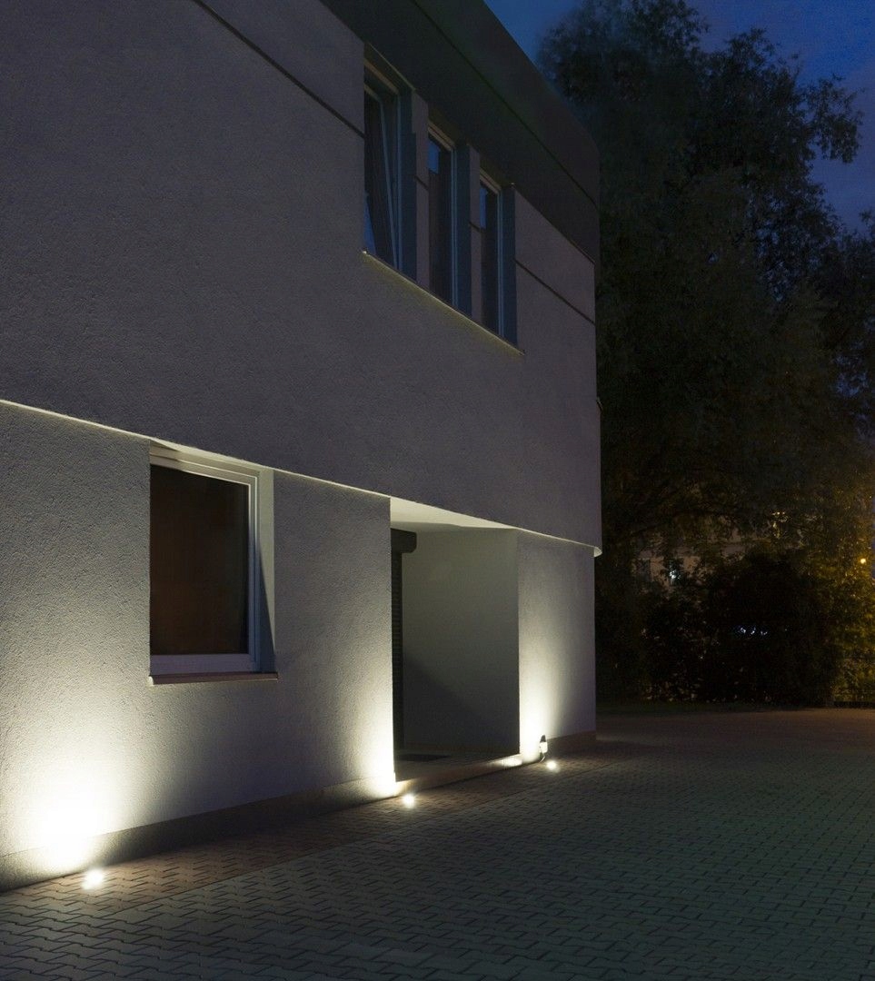 Vonkajšia lampa s štvorcovým krytom na osvetlenie fasád domu MIX IP67