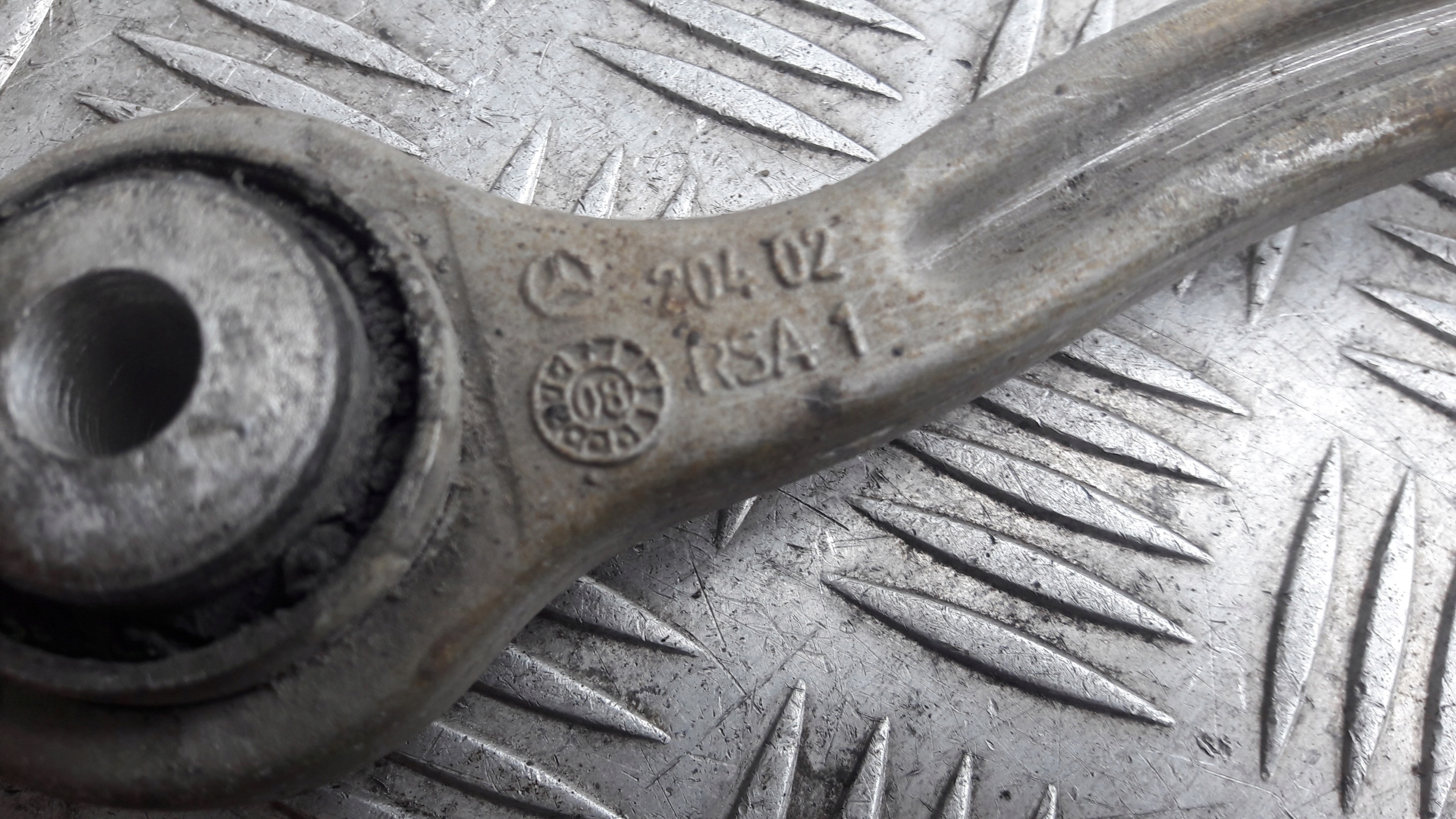 MERCEDES W204 Querlenker links heck 20402 RSA 1