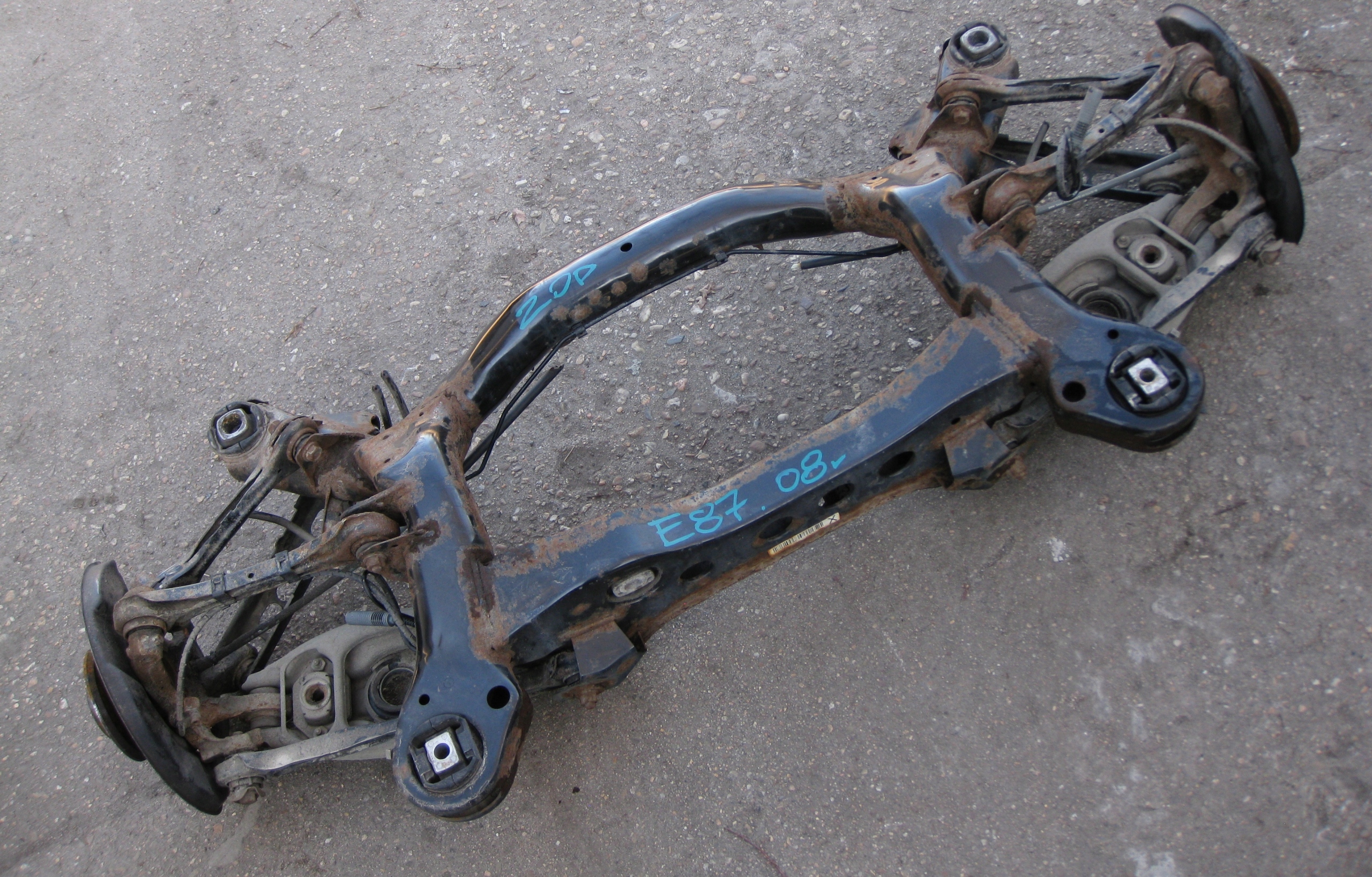 BMW E87 2.0D 08R BEKLA Achsträgers heck