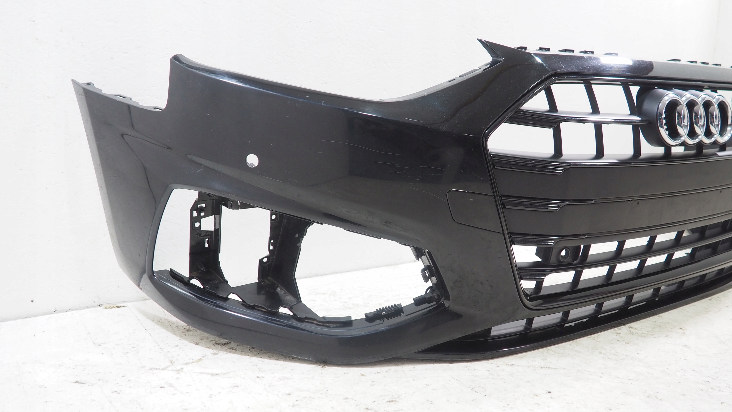 Audi A4 B9 lift bumper front front 8W0807437AH