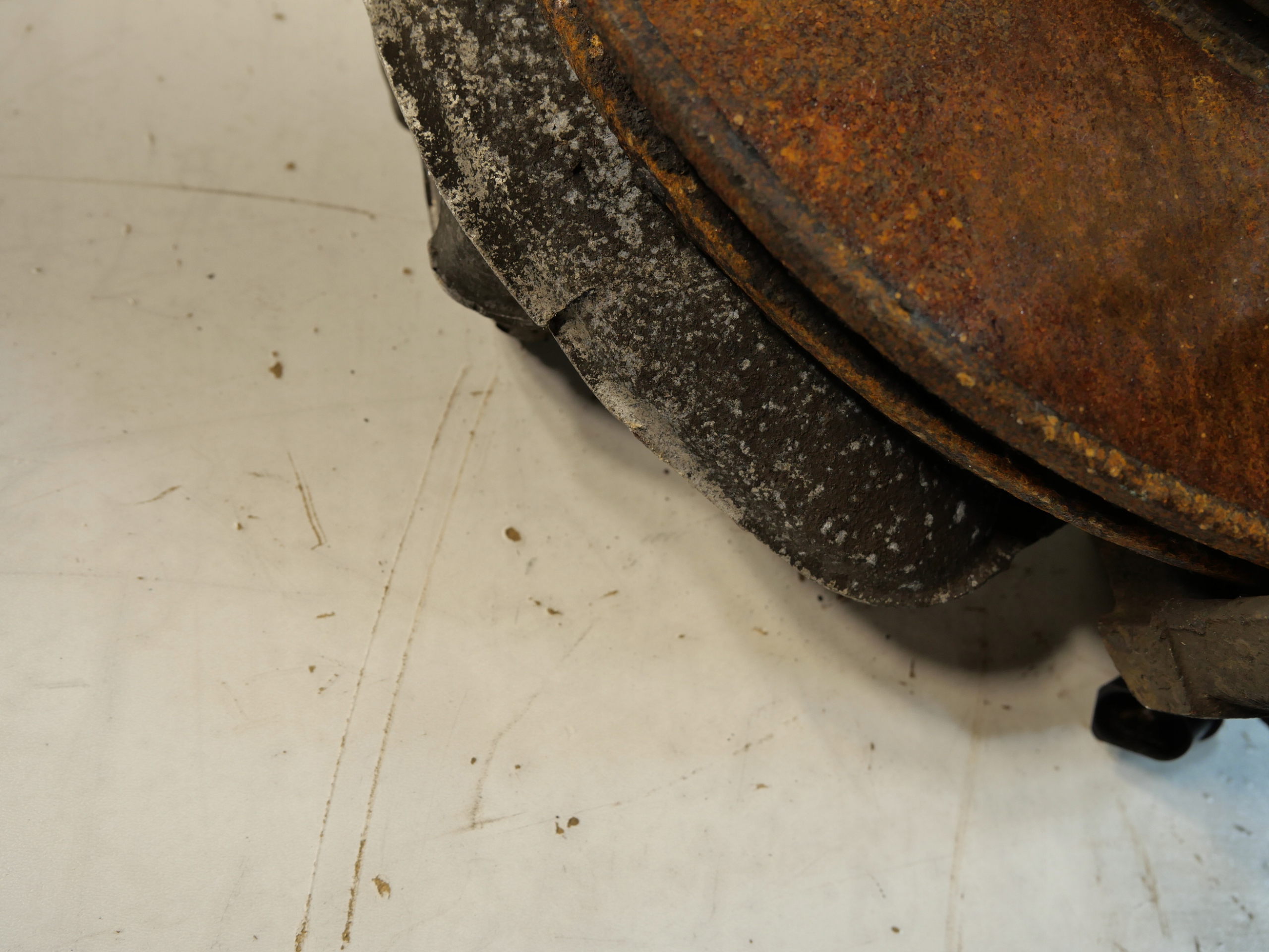 AUDI swing left front 8K0407241