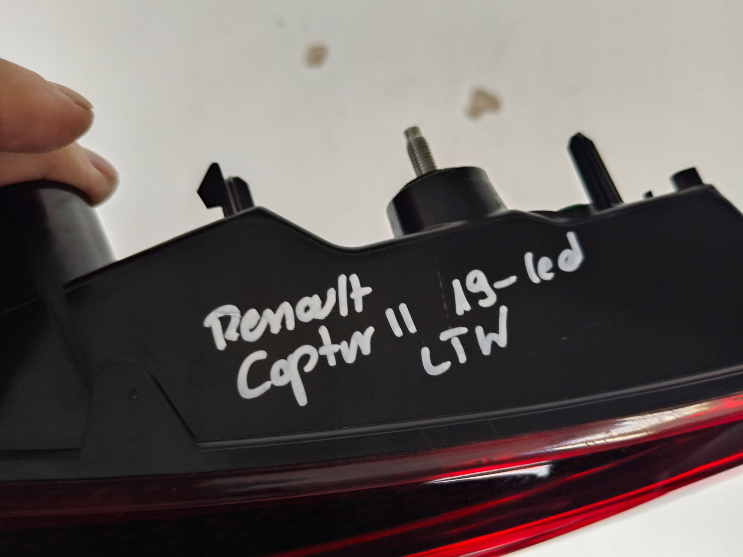 light left rear to the bonnet RENAULT CAPTUR II 19- LED