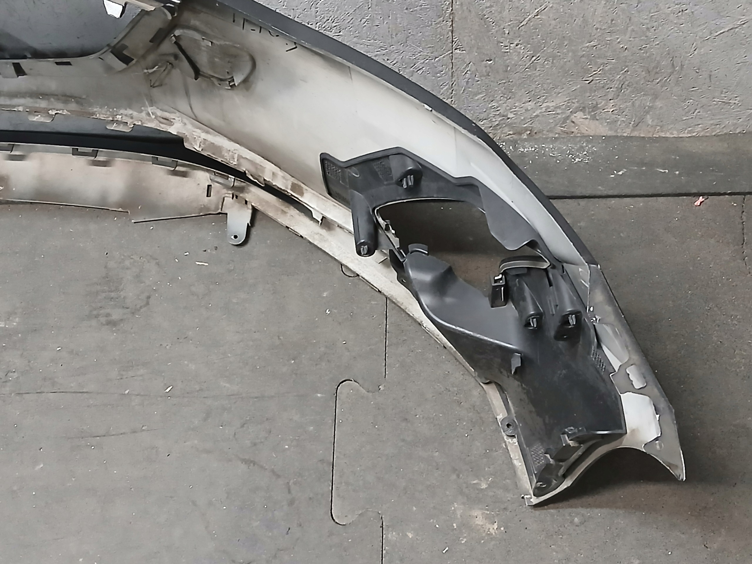 pare choc avant FORD FOCUS MK4