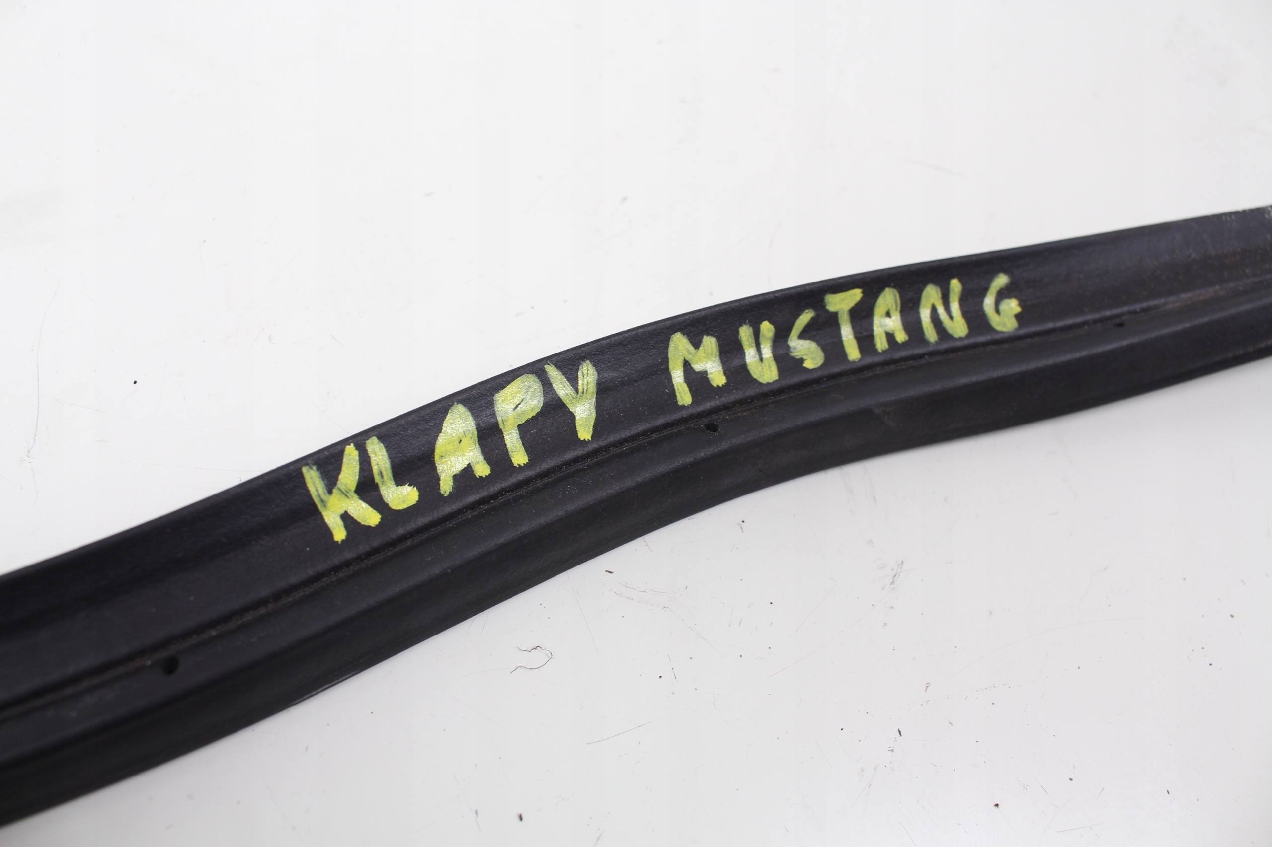 USZCZELKA KLAPY BAGAZNIKA FORD MUSTANG GT 05- Producent części Ford OE