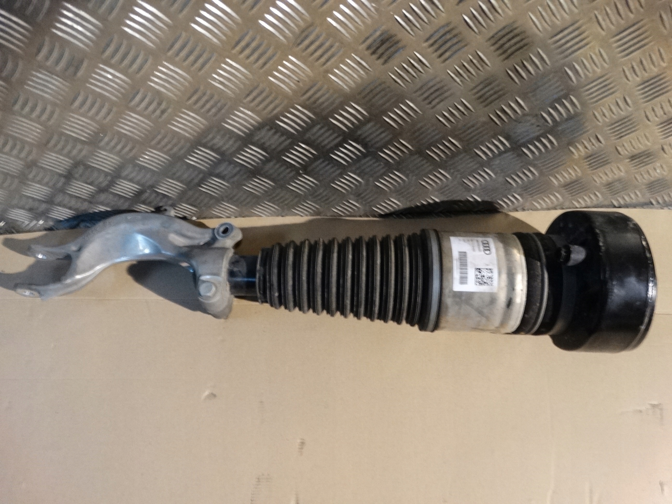 IDEALNY shock absorber front left AUDI A8 S8 D5 1 9