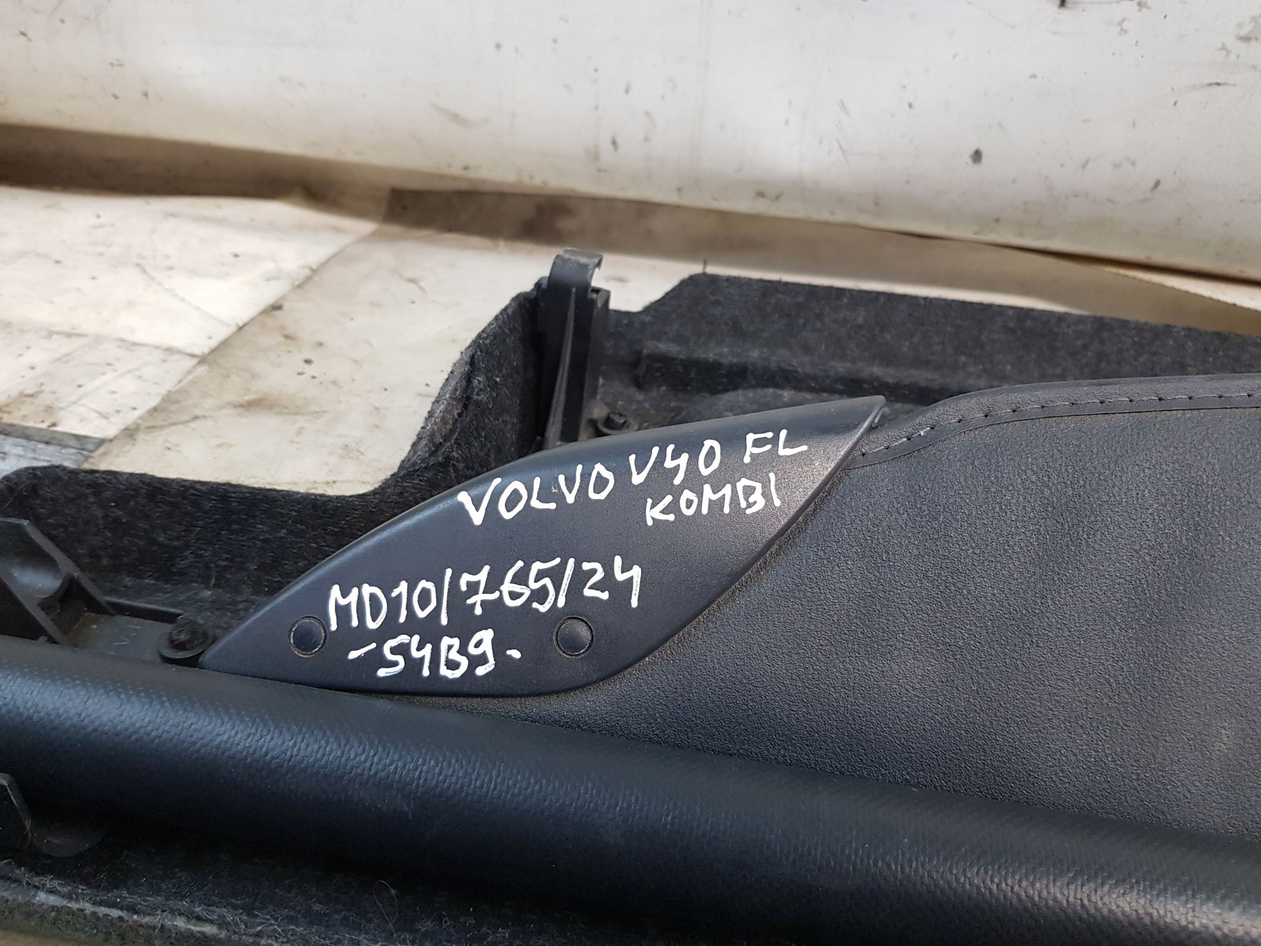 plato boot blinds VOLVO V40 and 30867757 30611386