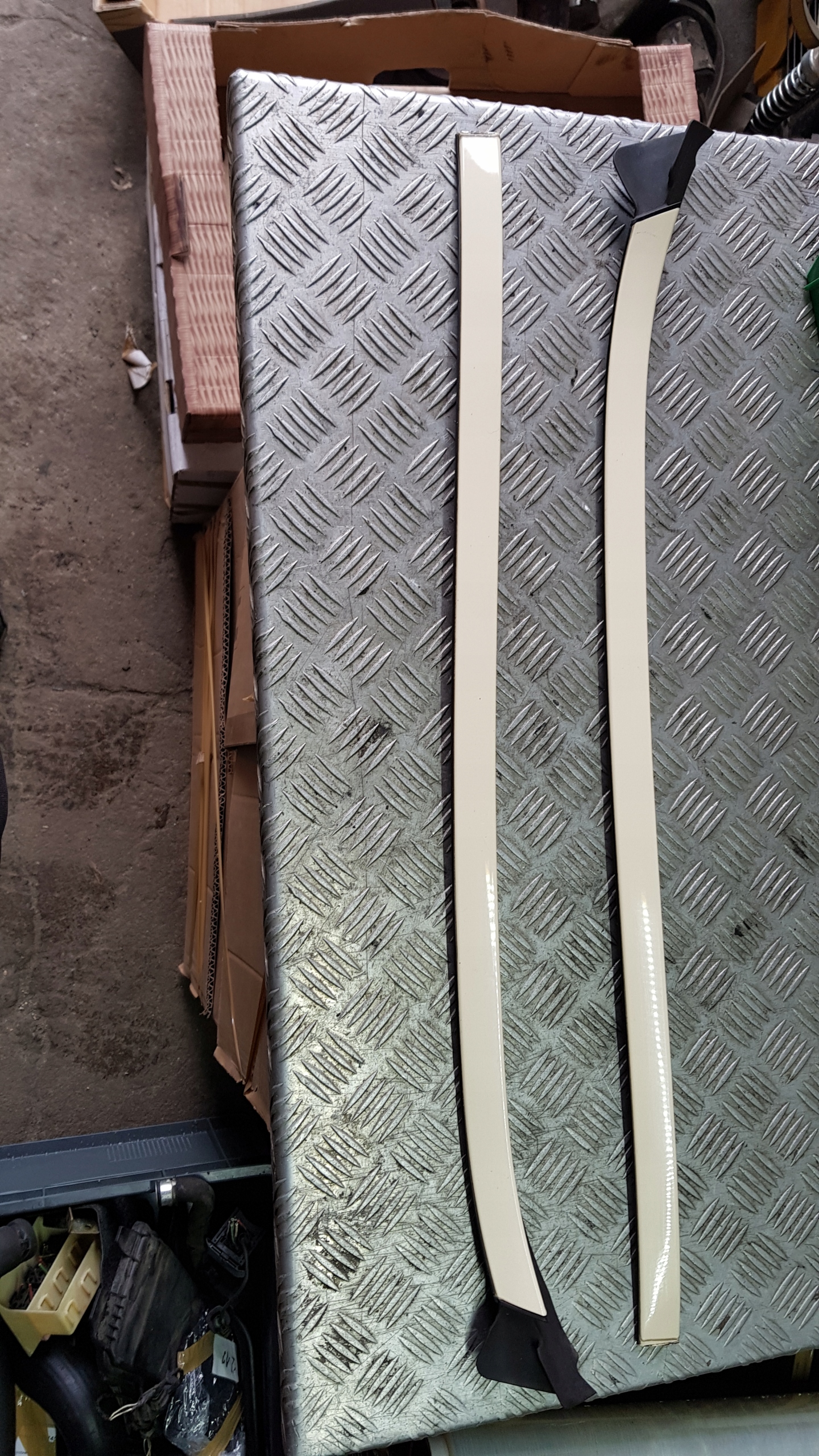MERCEDES W212 moulding dust windows CZOLOWEJ left right