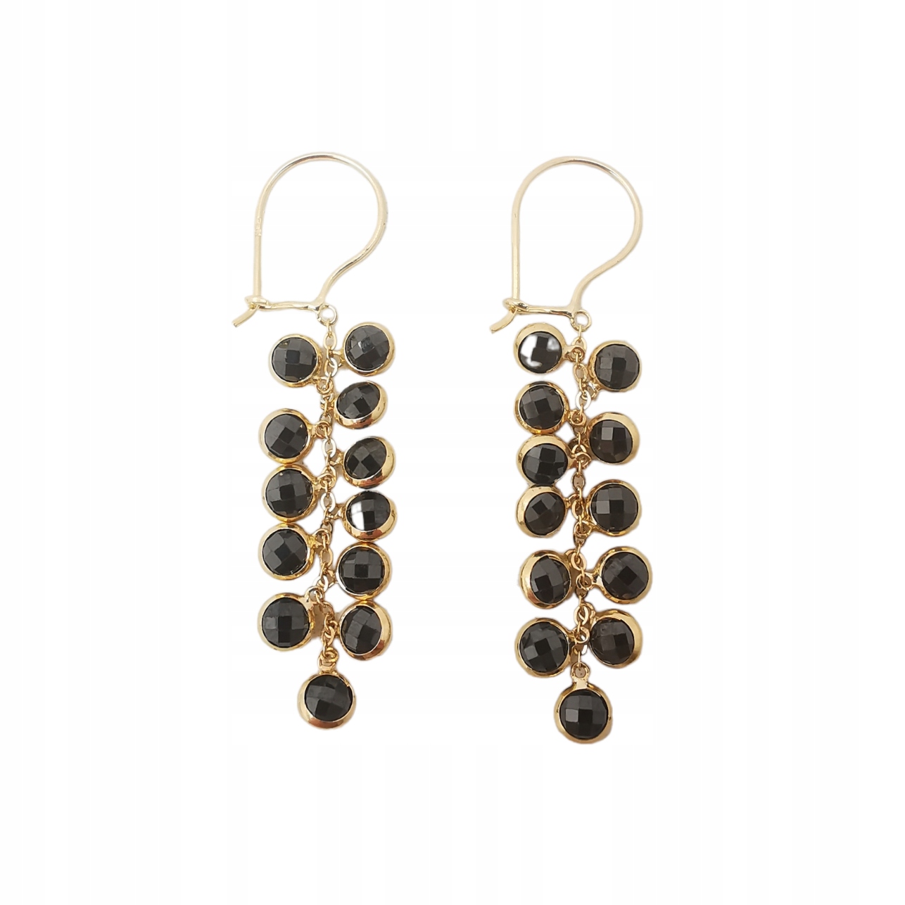 Zlaté ozdobné náušnice s černými onyskami