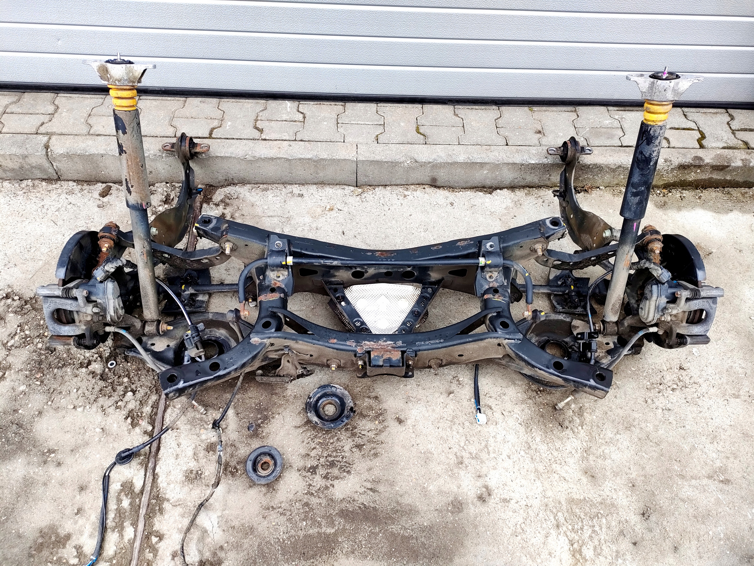 BELKA ZAWIESZENIE OŚ MAZDA 3 LIFT 16-18 2.0i SEDAN