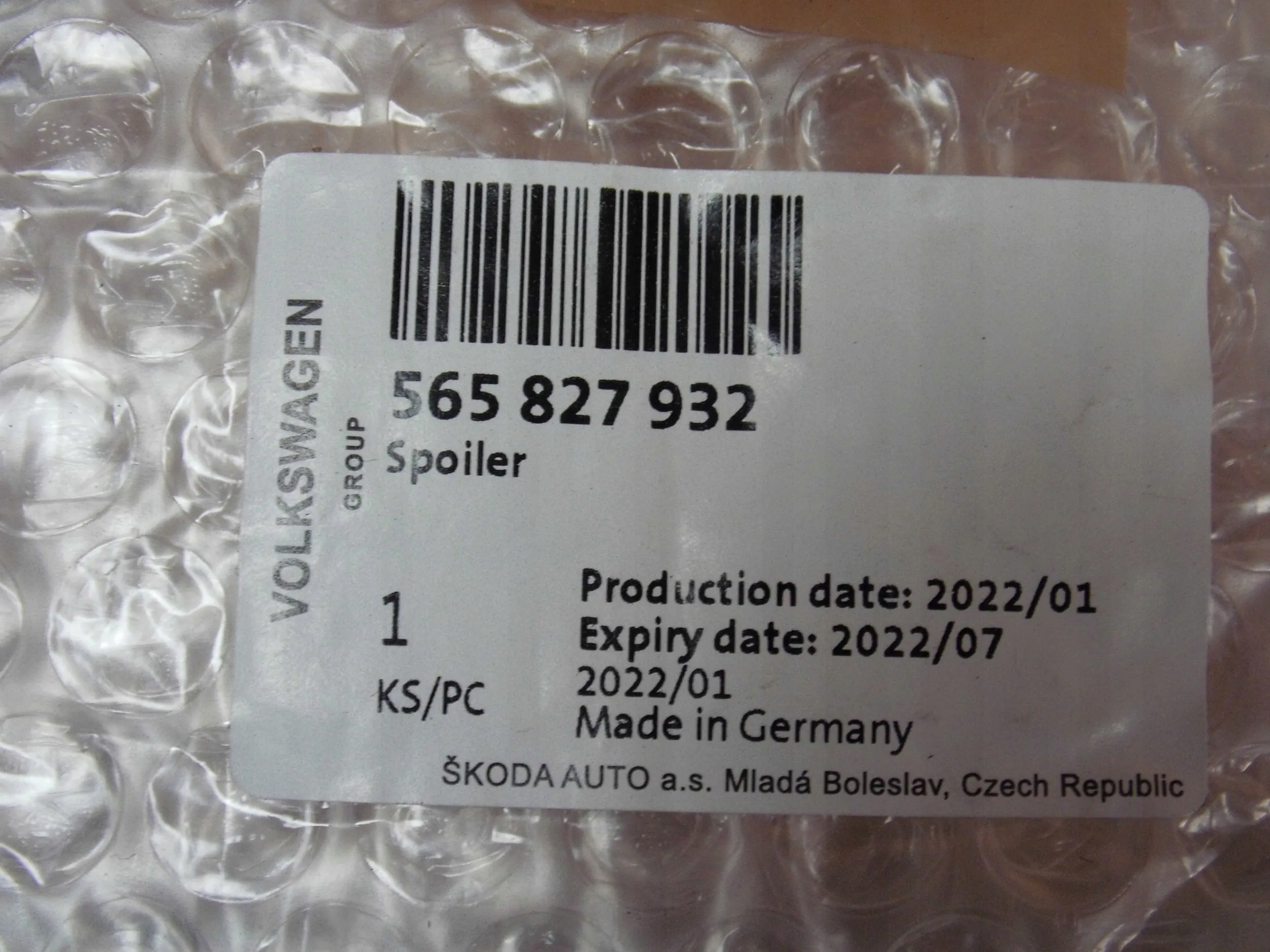 Skoda Kodiaq moulding bonnet cap right