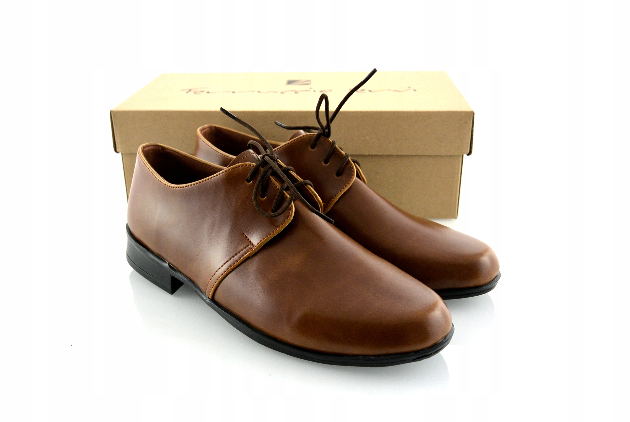 POLSKIE BRĄZOWE WIZYTOWE BUTY KOMUNIJNE GŁADKIE 27 Materiał skóra ekologiczna