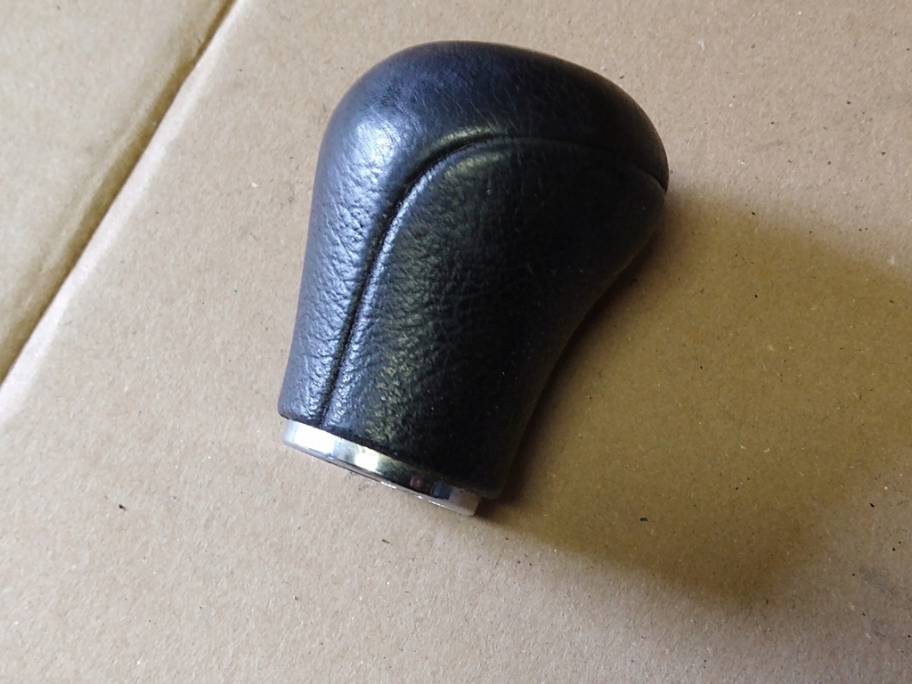 Gałka zmiany biegów SKÓRA 5 biegów Audi A4 B5 Lift 99-01 Producent części Audi OE