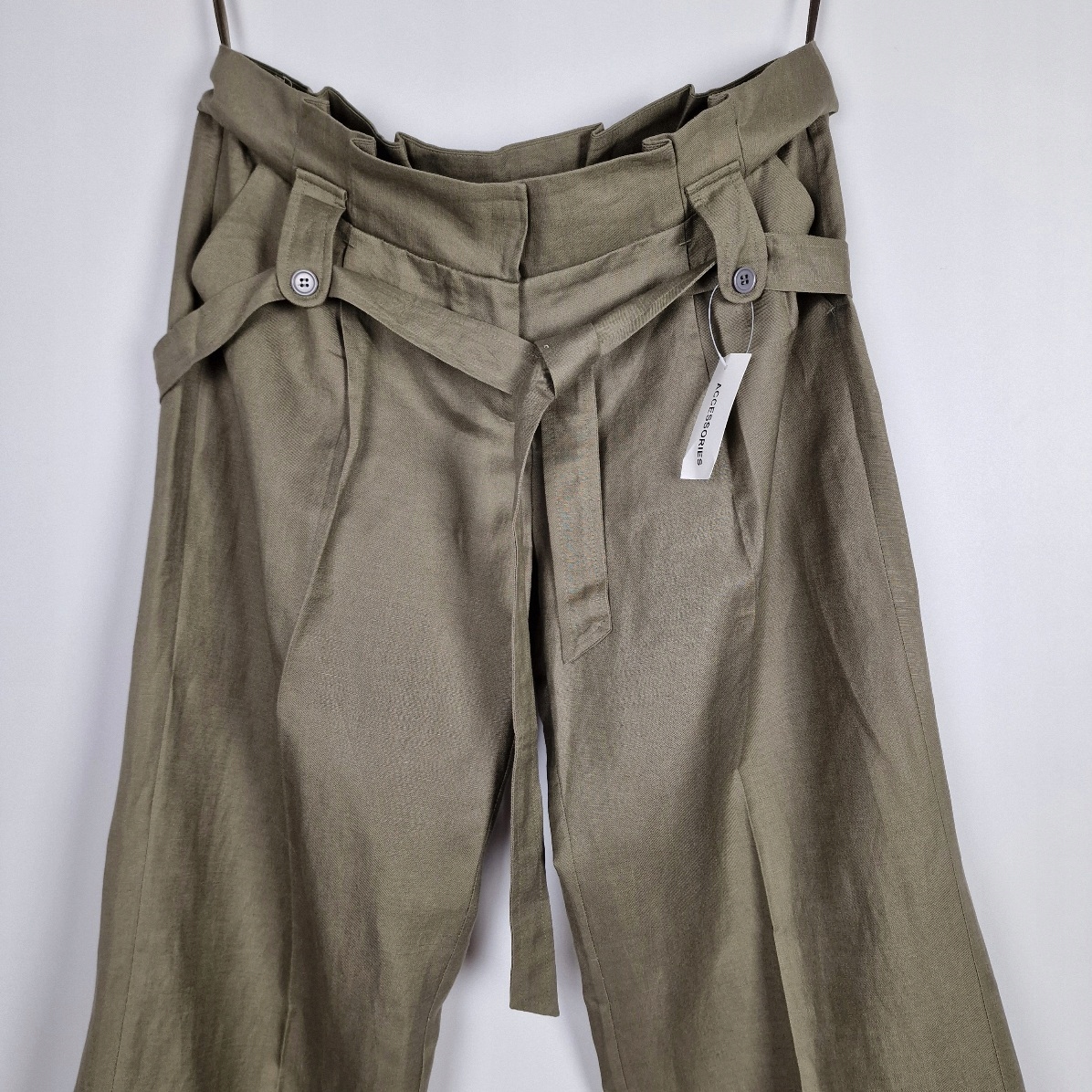 ESSENTIDAL STYLE NOWE LNIANE SPODNIE r.40 Odcień khaki